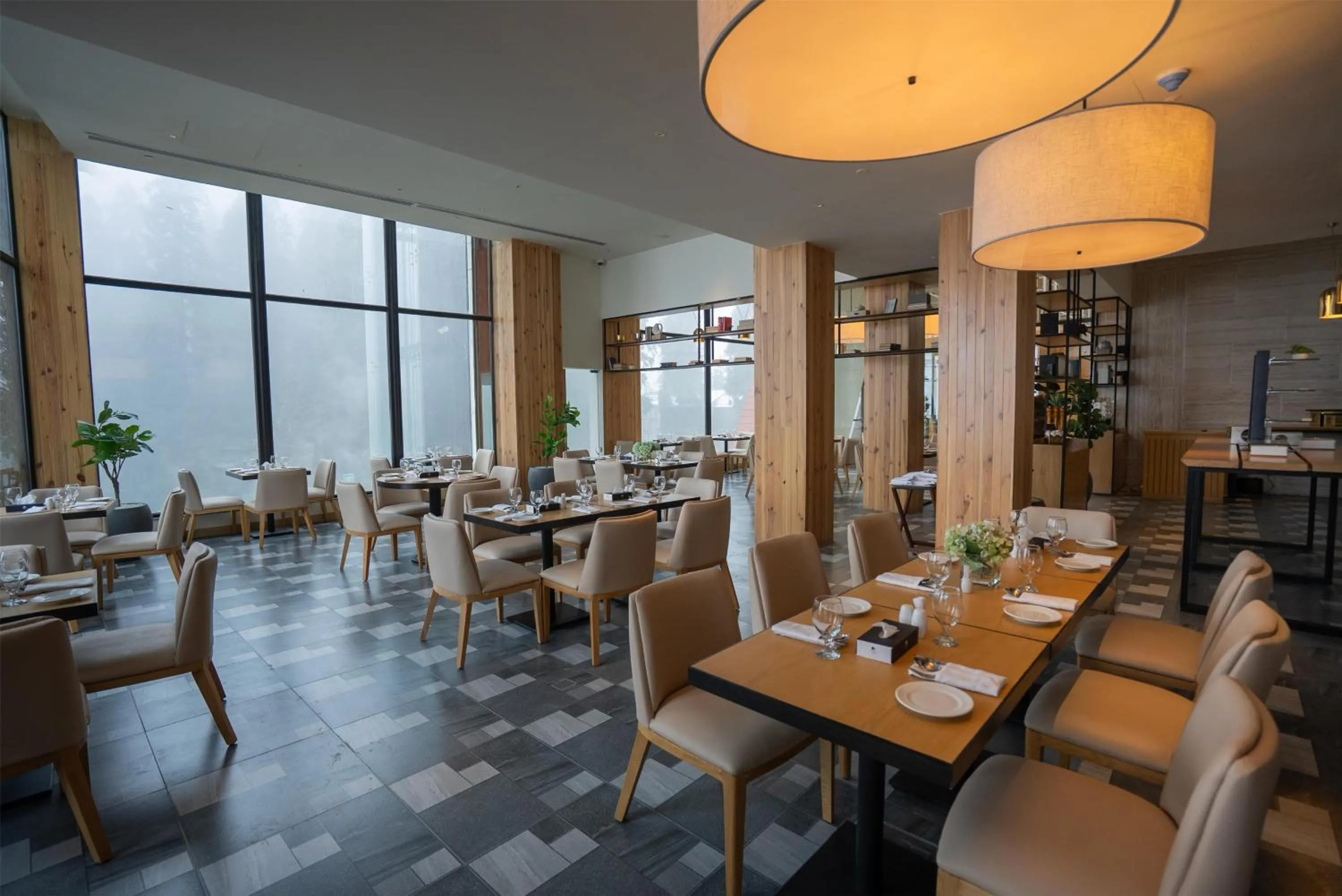 Restaurant/places to eat in Doubletree By Hilton Nathiagali