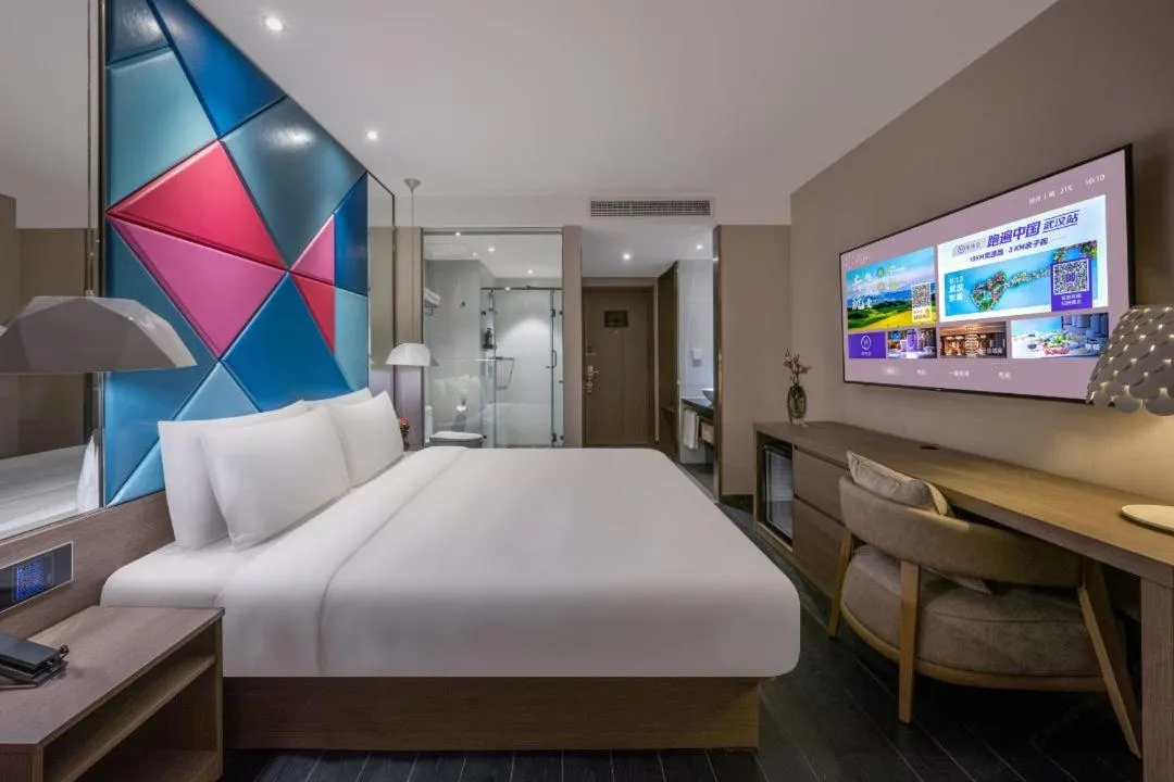 Photo of the whole room, Bed in Tianjin Jinwan Plaza Orange Crystal Hotel