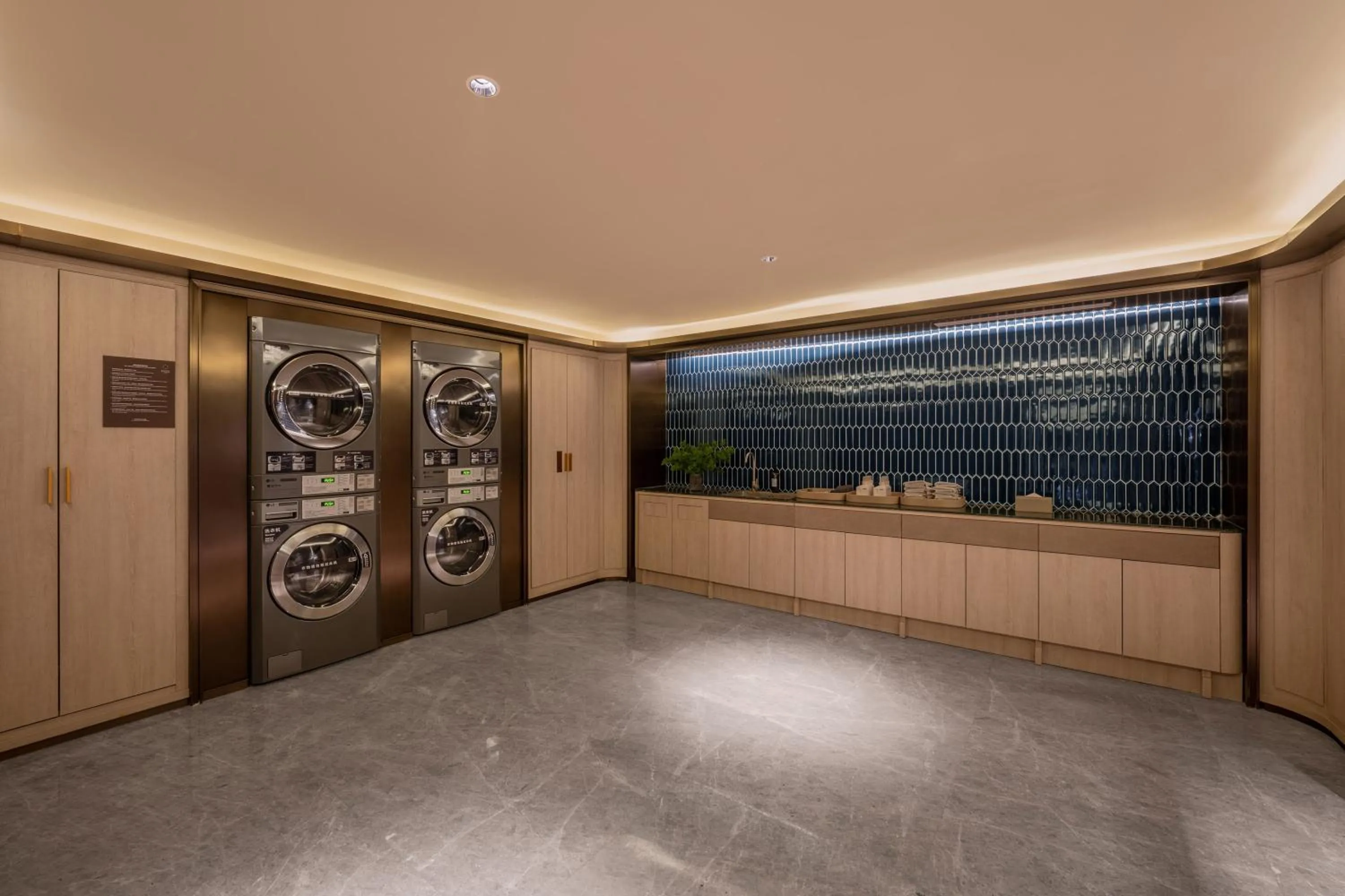Fitness centre/facilities in Jingdong Headquarters Crystal Orange Hotel, Yizhuang, Beijing