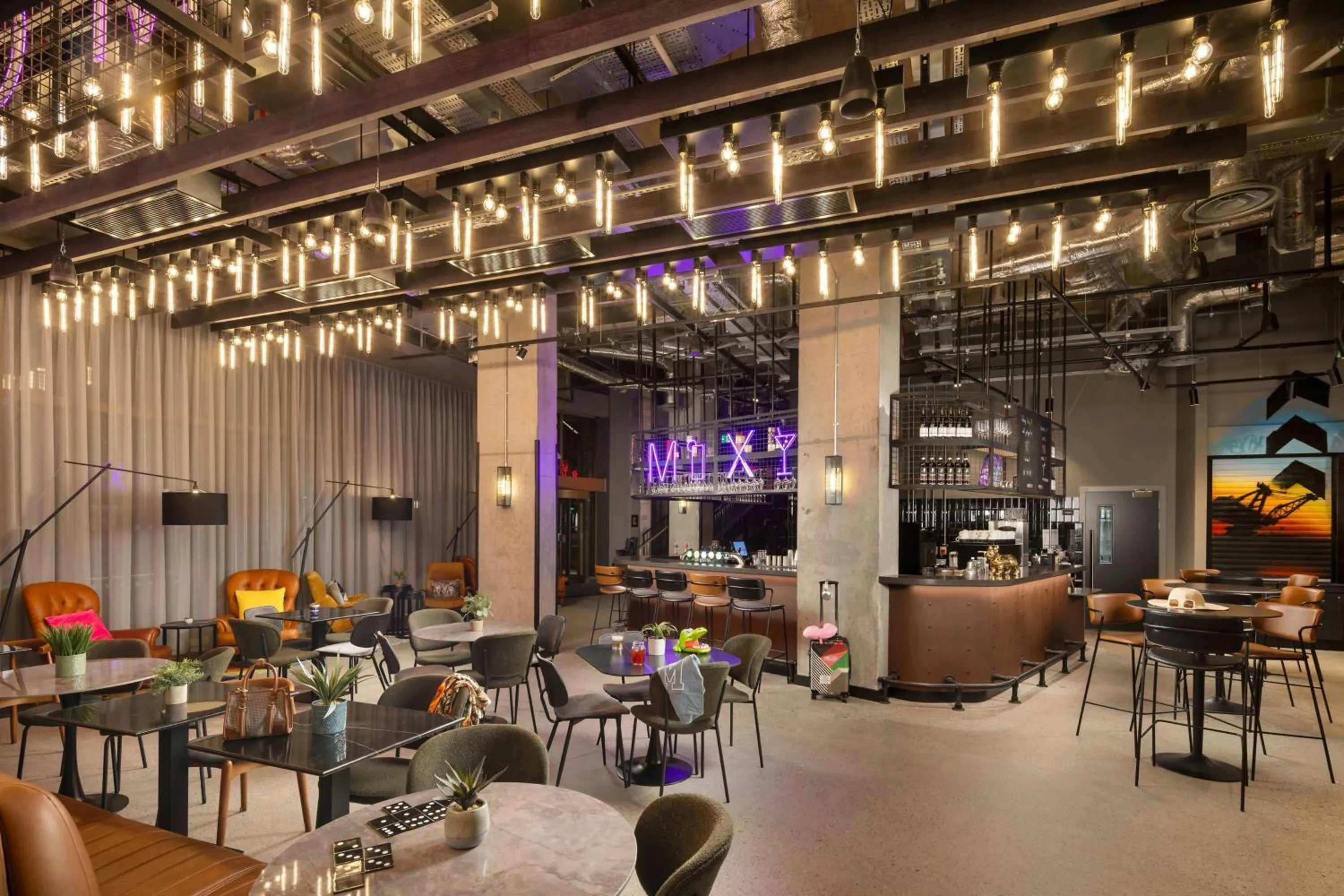 Lounge or bar in Moxy Dublin Docklands