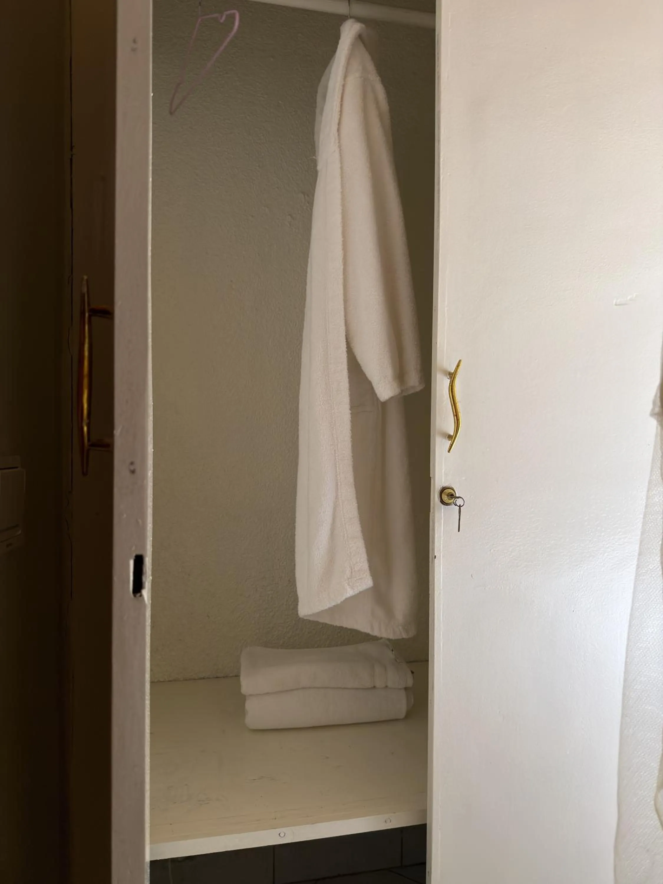 wardrobe in Eagle View Golf