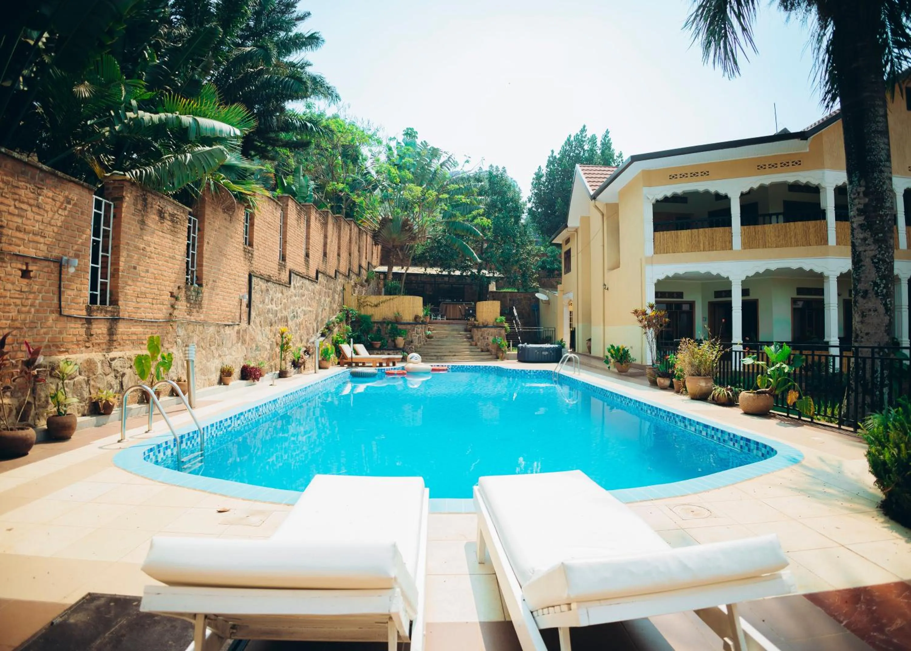 Property building in Eagle View Golf