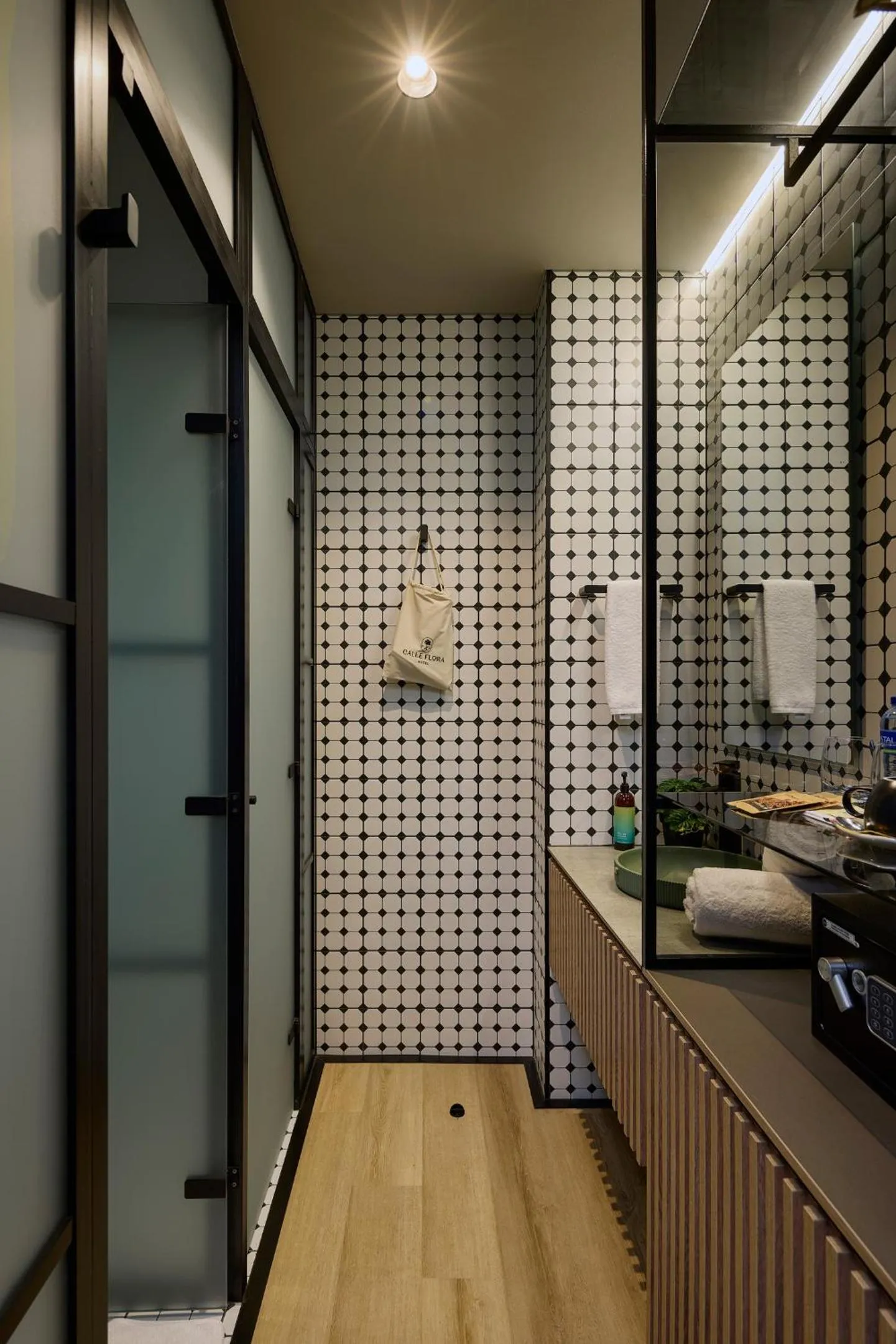 Bathroom in Calle Flora Hotel by Jalo