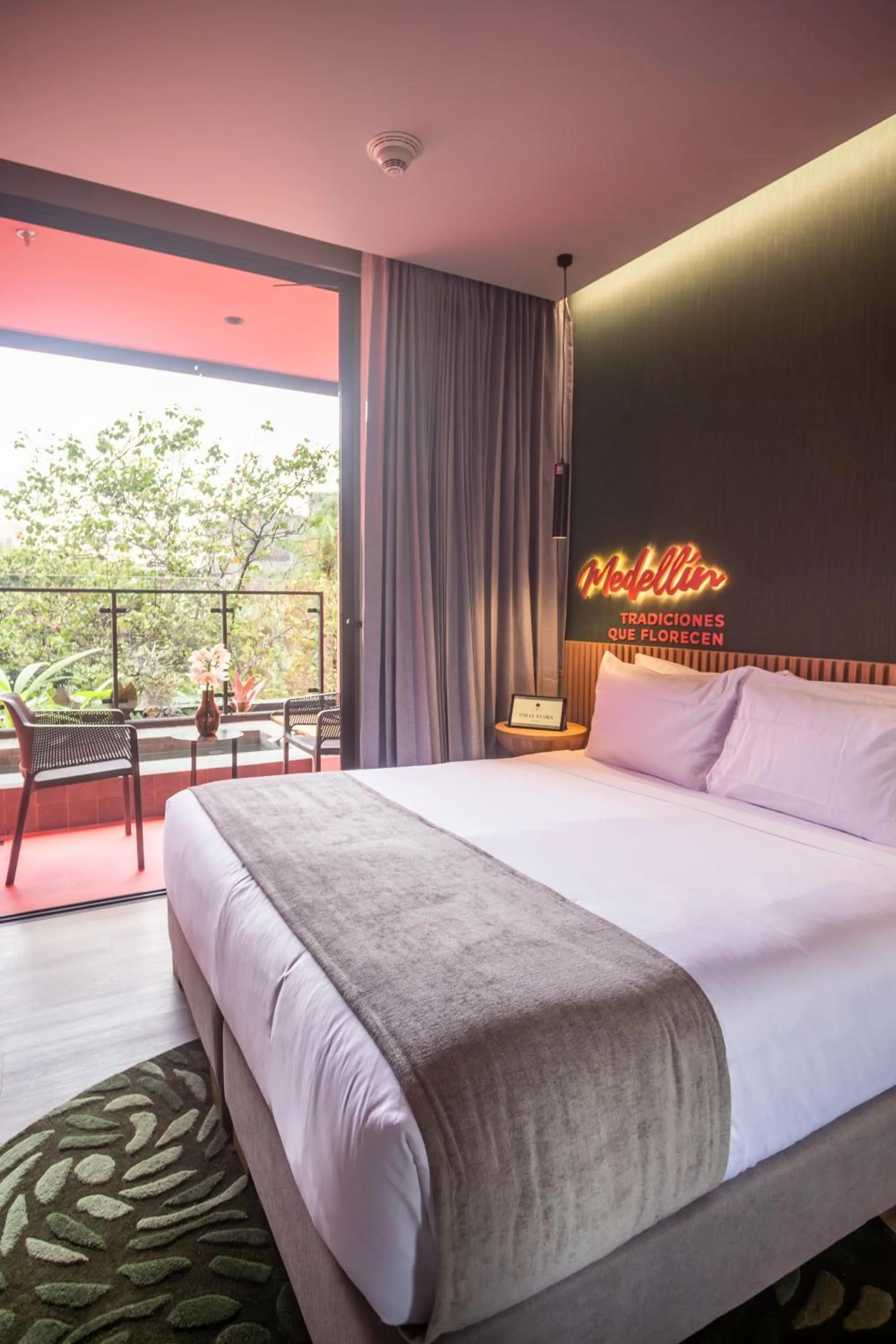 Balcony/Terrace, Bed in Calle Flora Hotel by Jalo