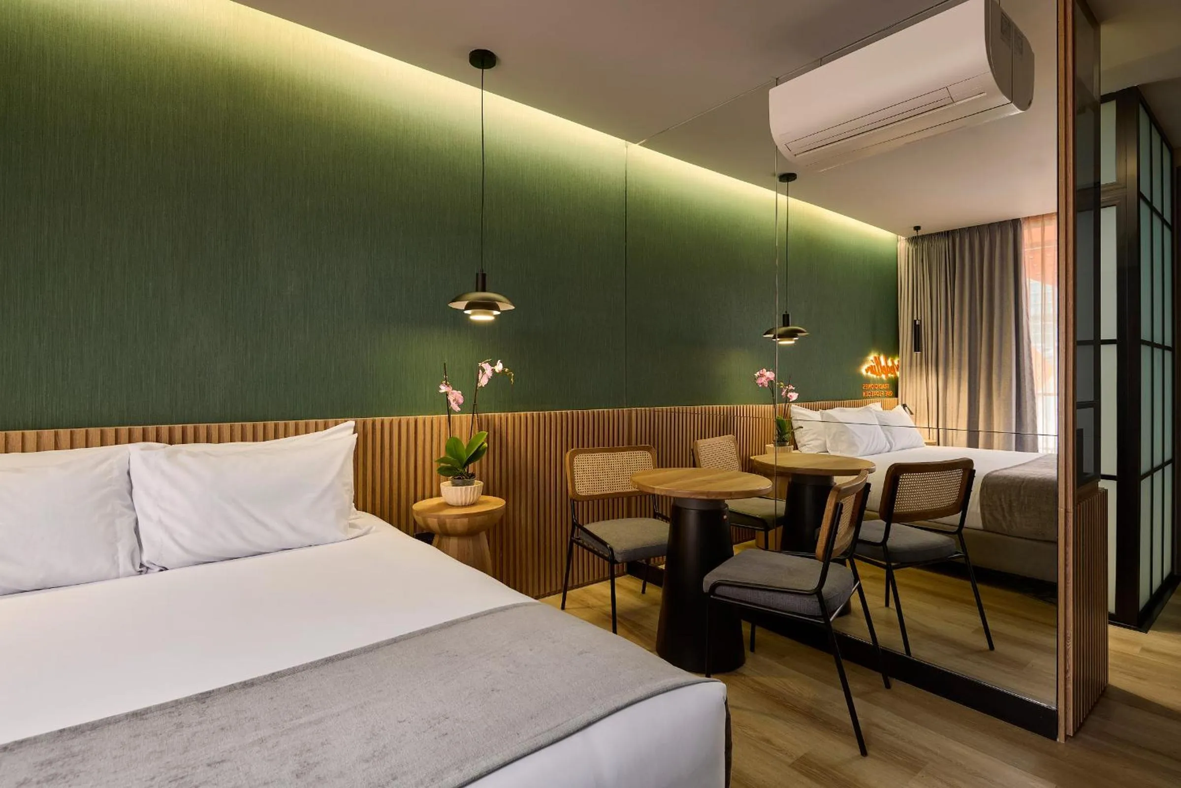 Bedroom, Bed in Calle Flora Hotel by Jalo