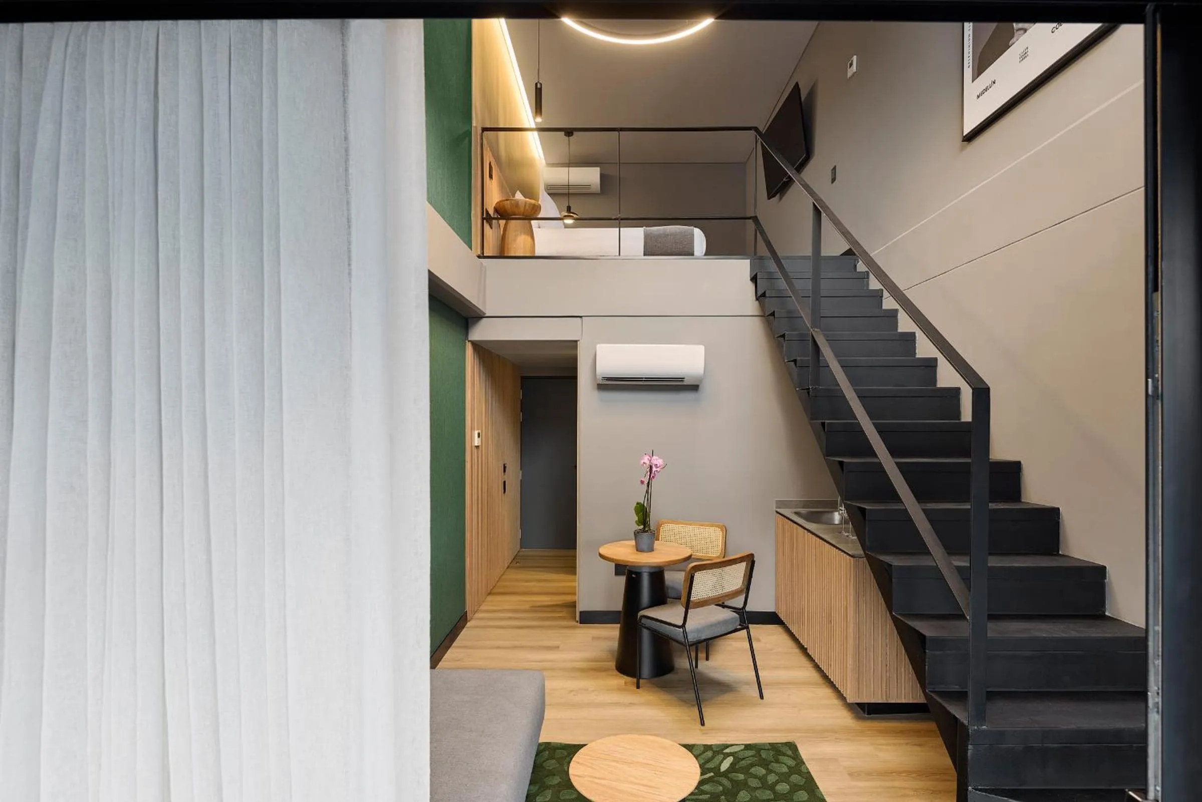 Photo of the whole room in Calle Flora Hotel by Jalo