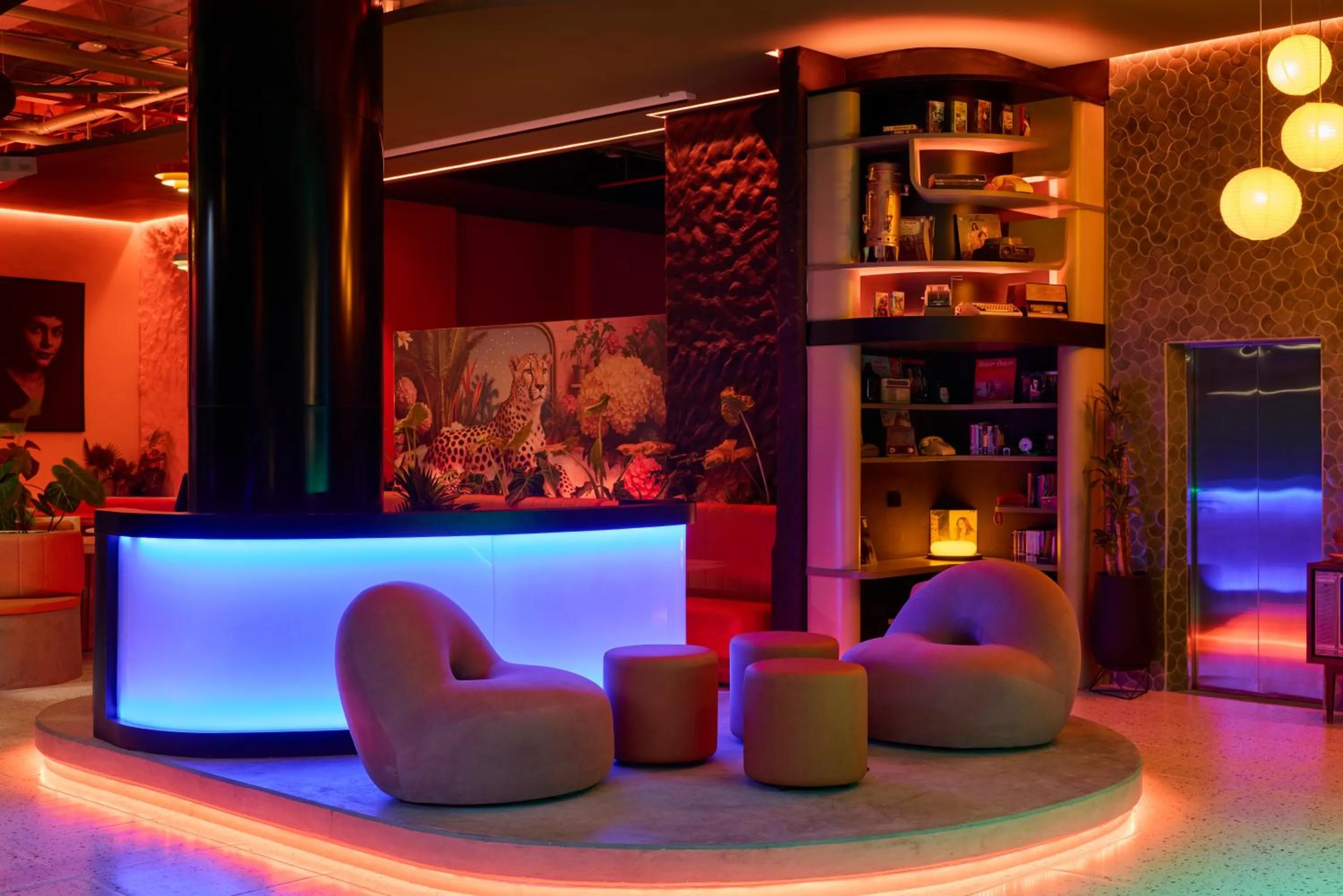 Lounge or bar in Calle Flora Hotel by Jalo