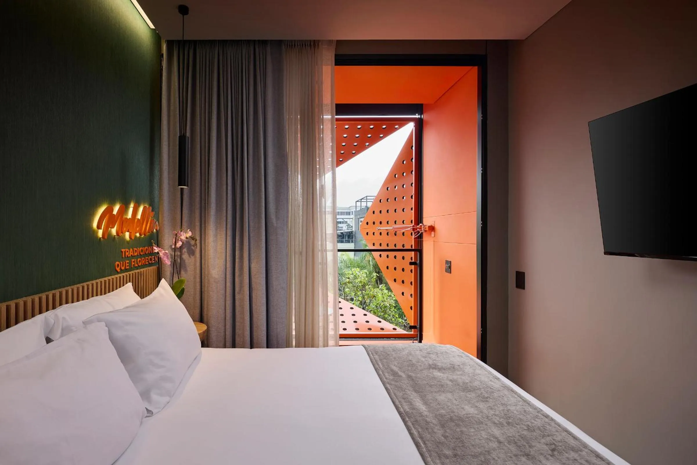Bedroom, Bed in Calle Flora Hotel by Jalo