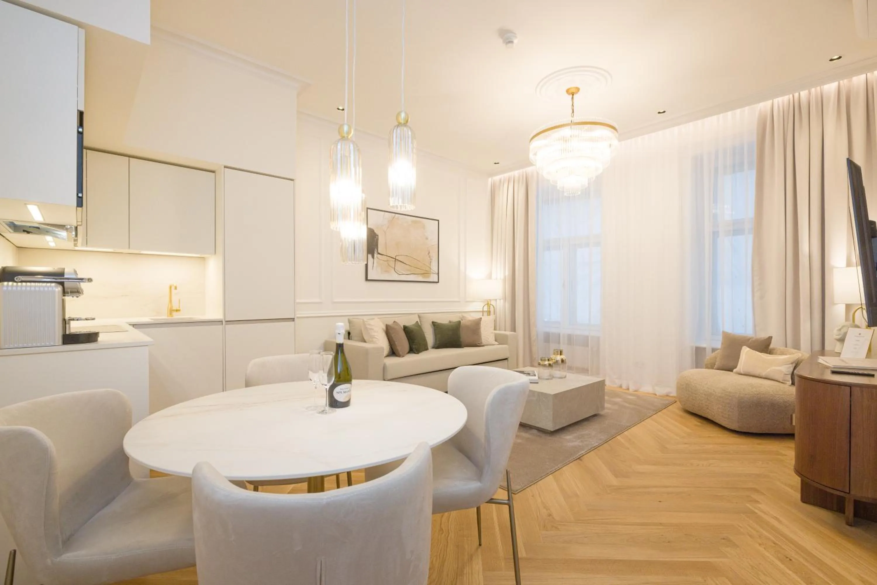 RAFAEL KAISER - Signature Apartments City Centre