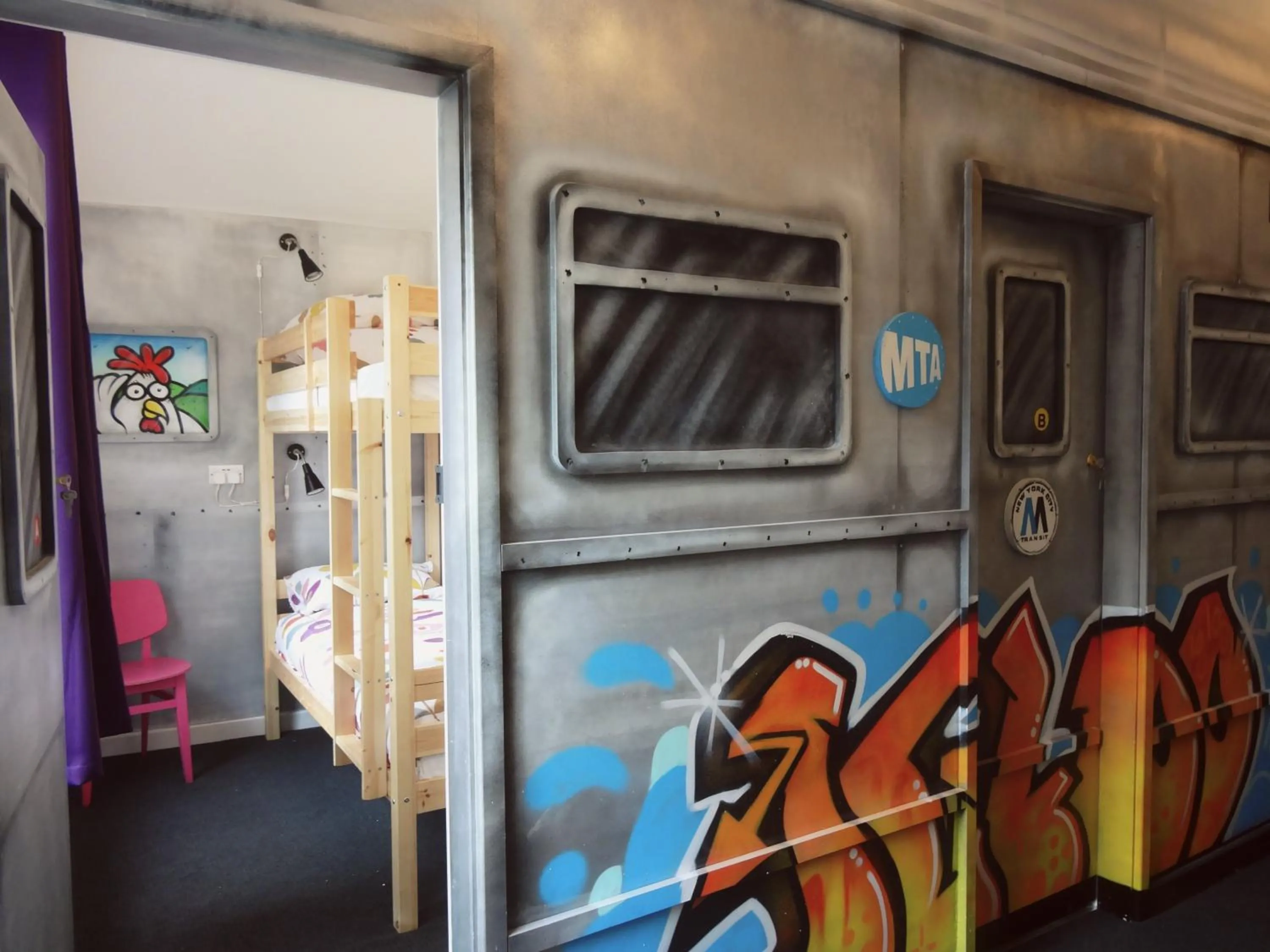  Standard Twin Room - single occupancy - Shared Bathroom in Igloo Hybrid