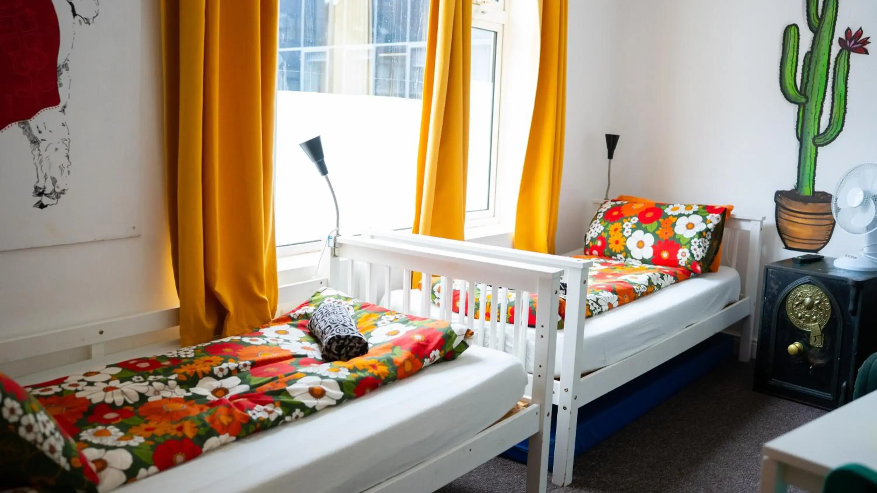 Deluxe Twin Room with Private External Bathroom in Igloo Hybrid Deluxe Twin Room with Private External Bathroom in Igloo Hybrid