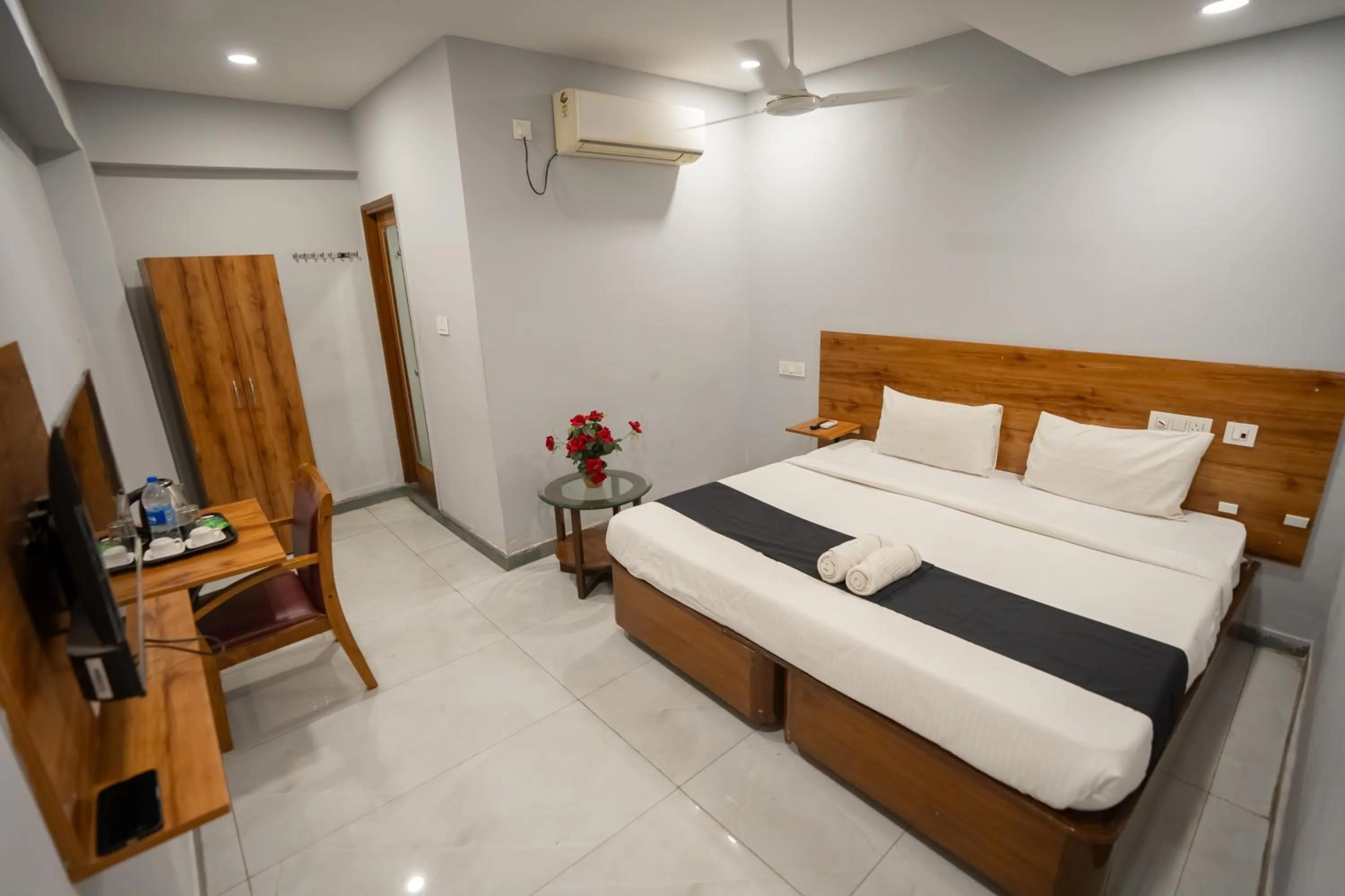 Bed in Hotel Vaishnavi Classic