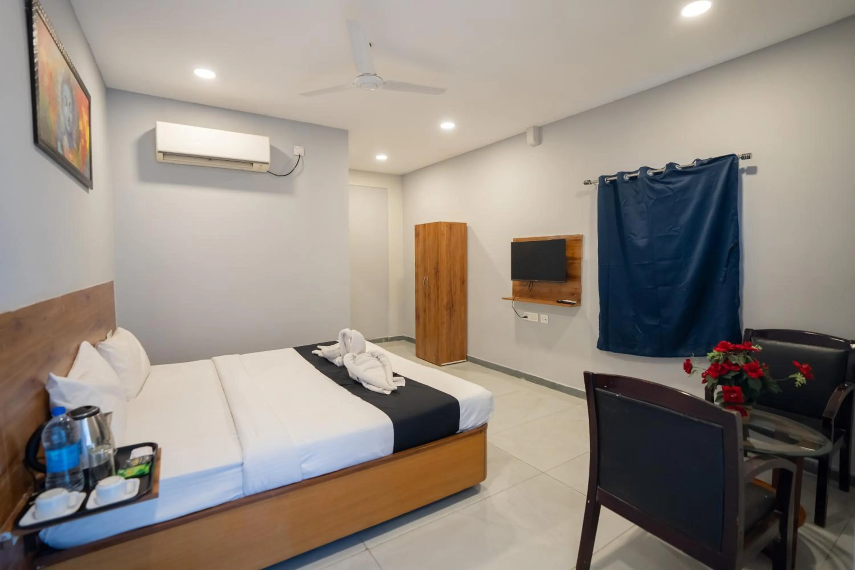 Bed in Hotel Vaishnavi Classic