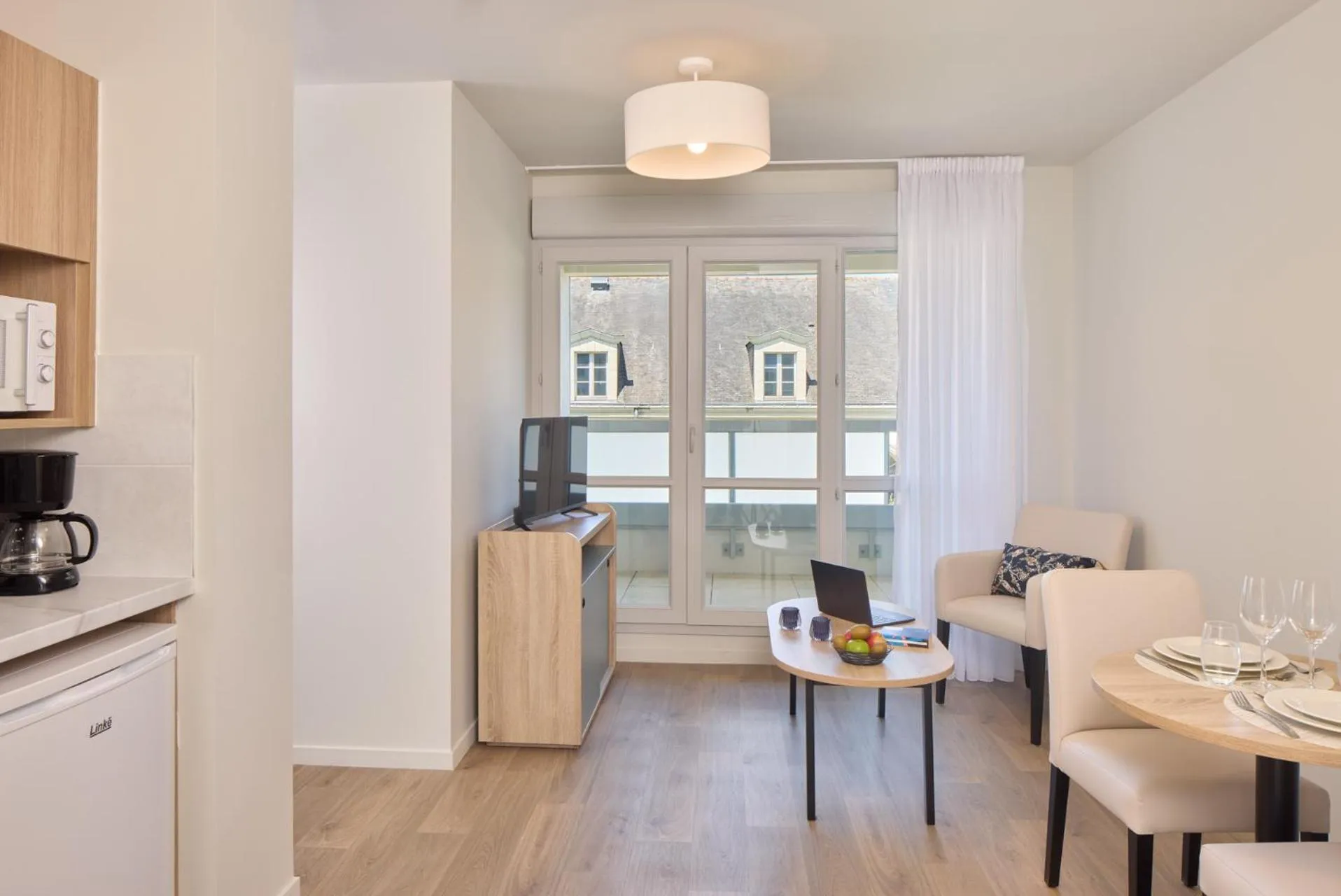 Kitchen or kitchenette in Quality Aparthotel Saumur