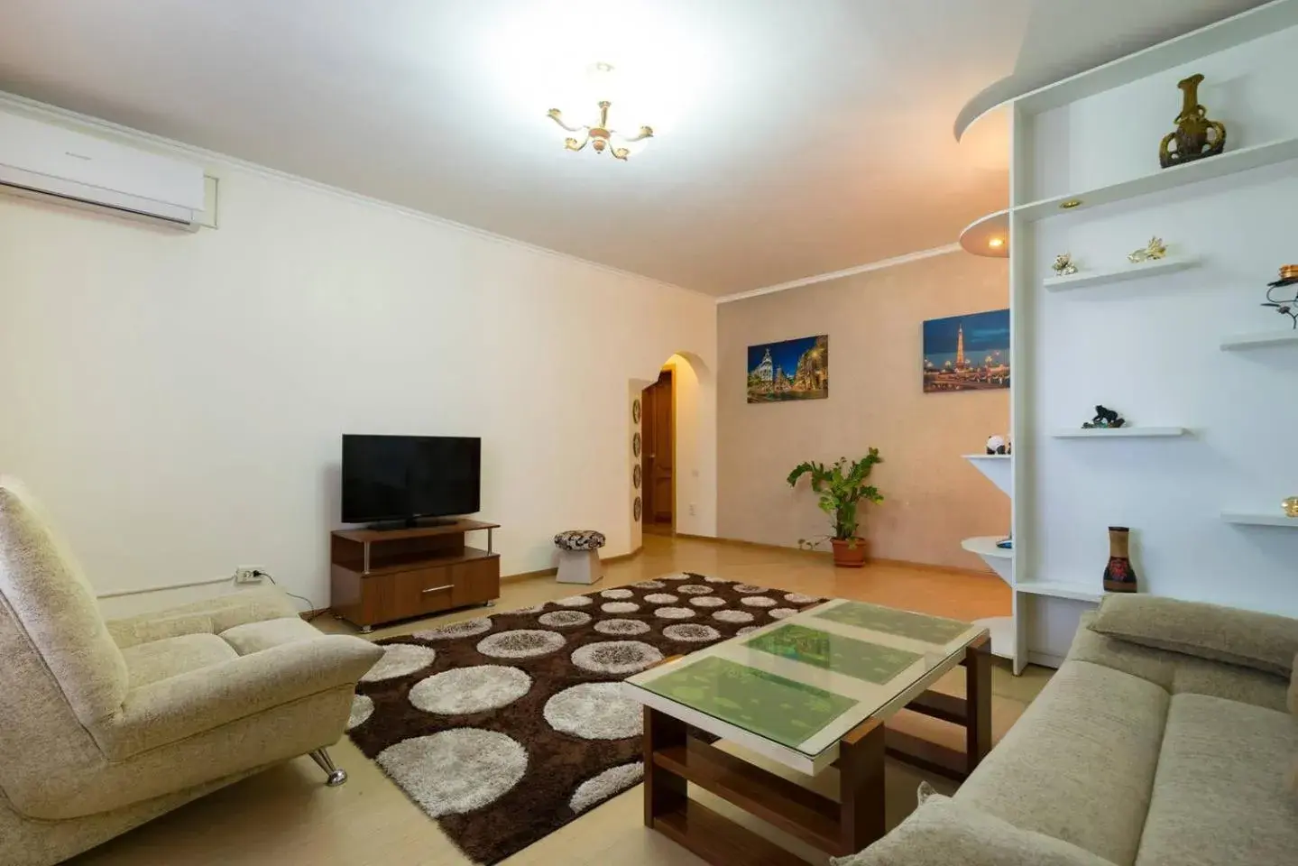 Nadezhda Apartments in Samal, mountain-view Nadezhda Apartments in Samal, mountain-view