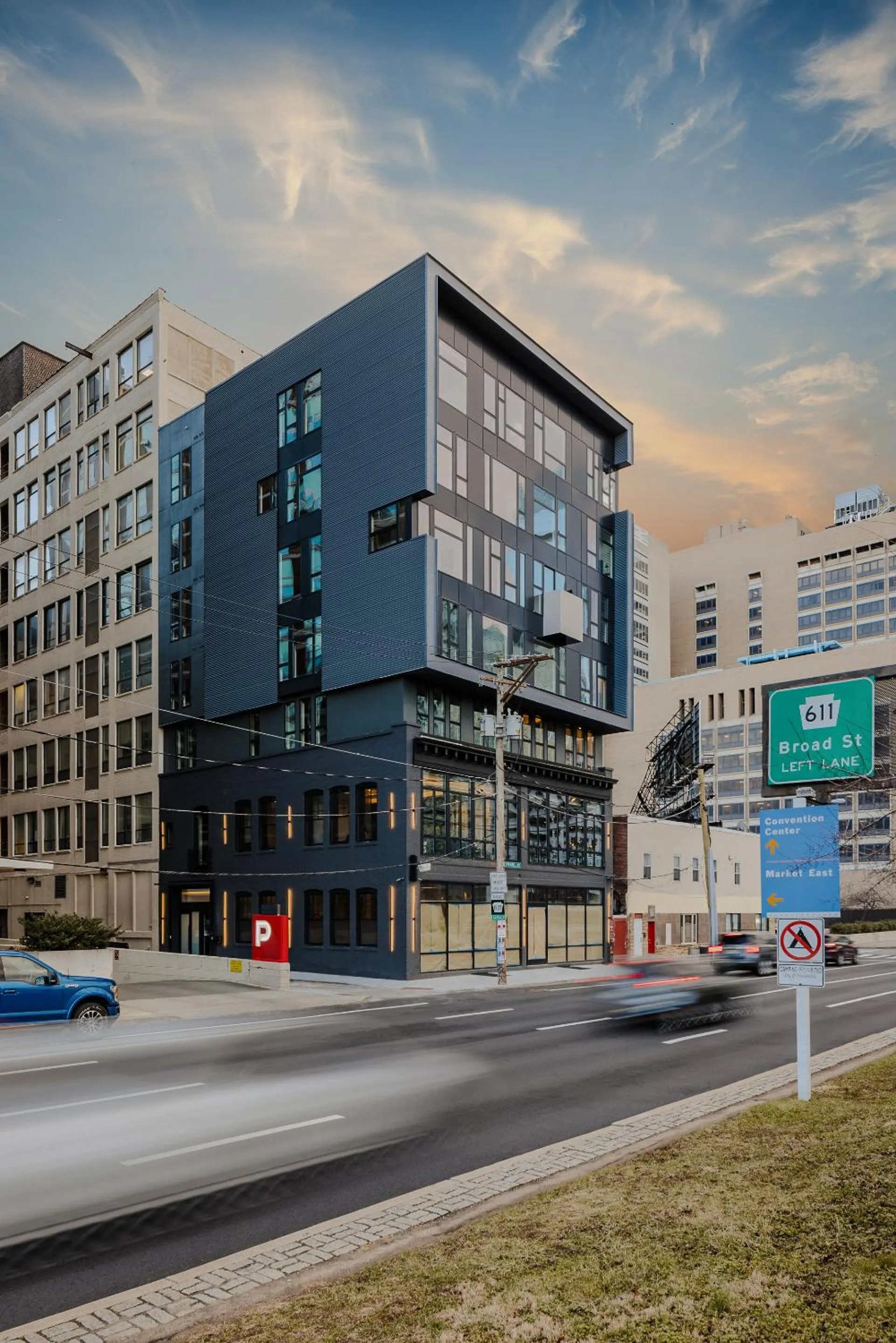 Property building in Sosuite at The Onyx - Museum District