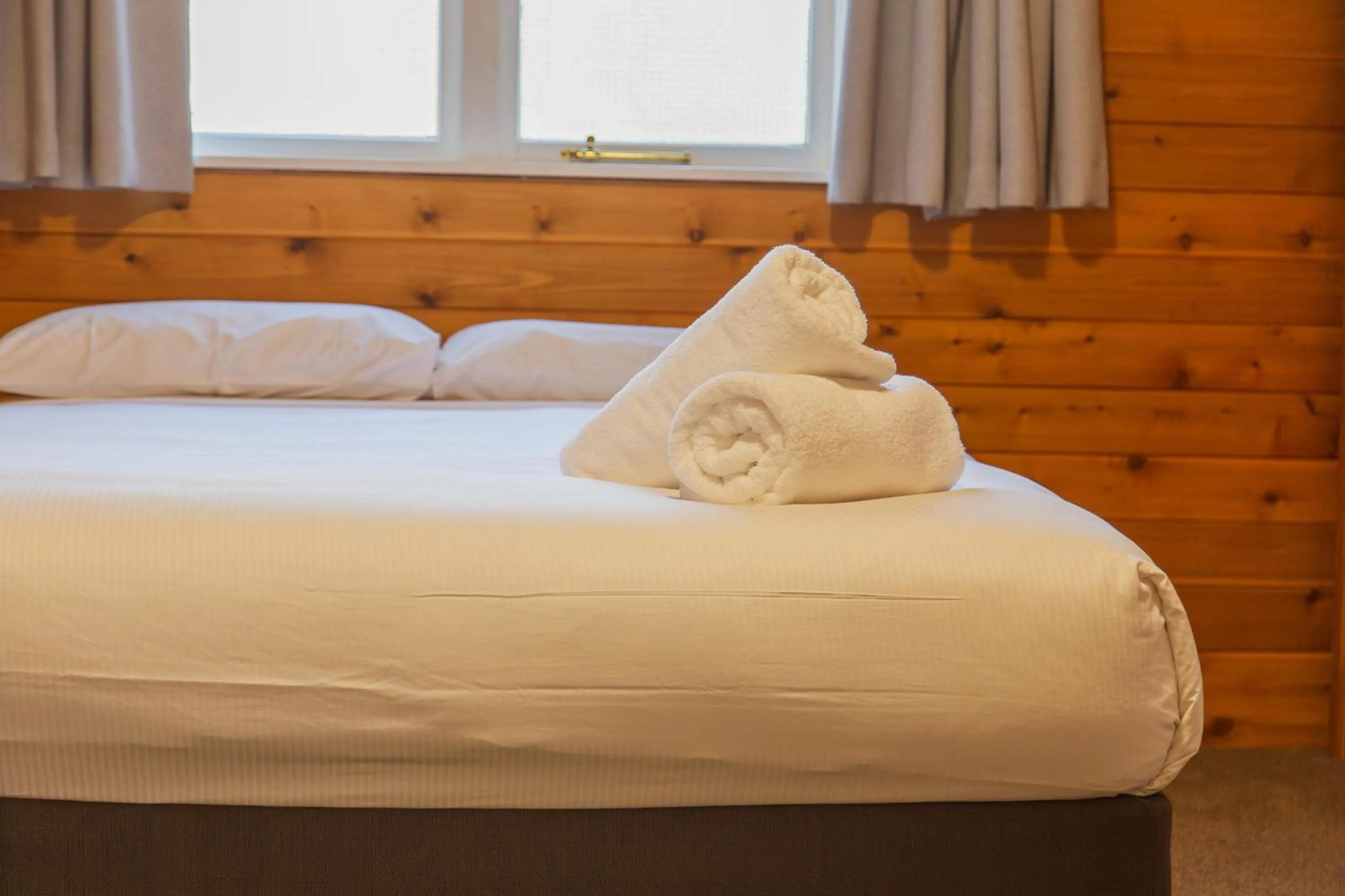 Bedroom, Bed in The Turoa Lodge Ohakune