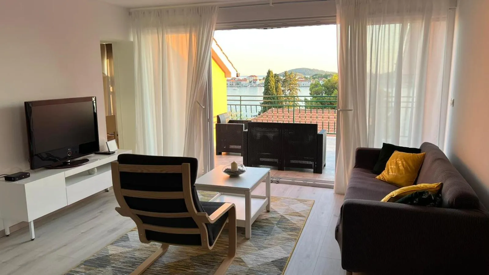 Communal lounge/ TV room in Apartment Marica