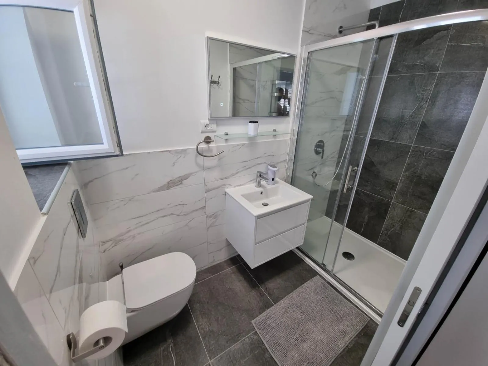 Shower in Apartment Marica