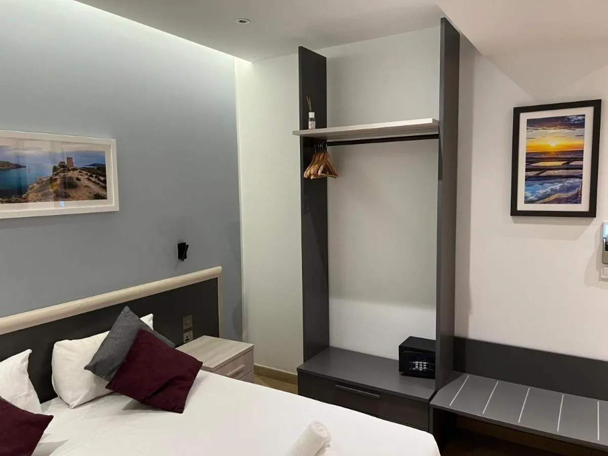 Bed in Stay at 9020 Boutique B&B