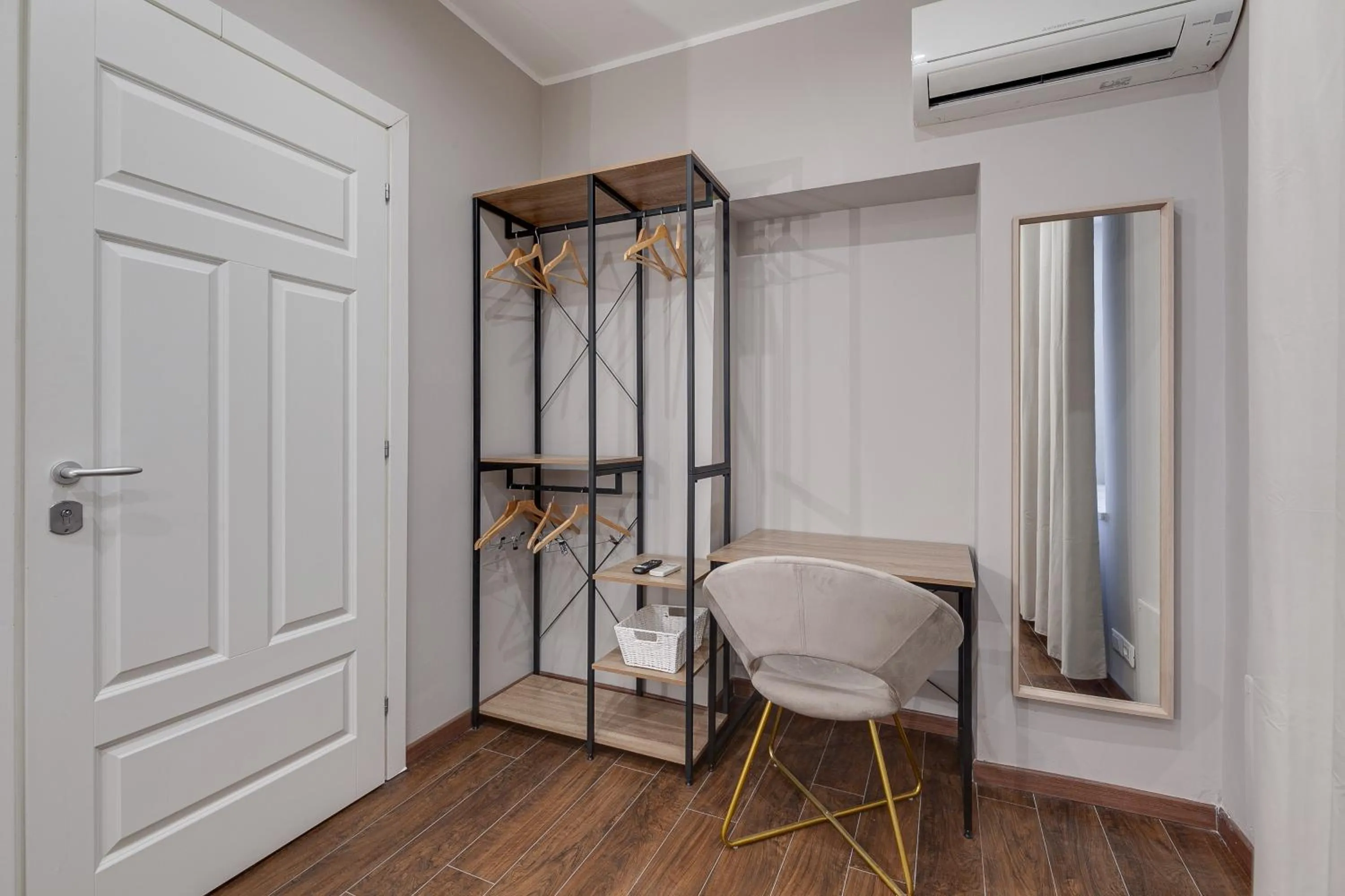 wardrobe in Vogue Suites Rome