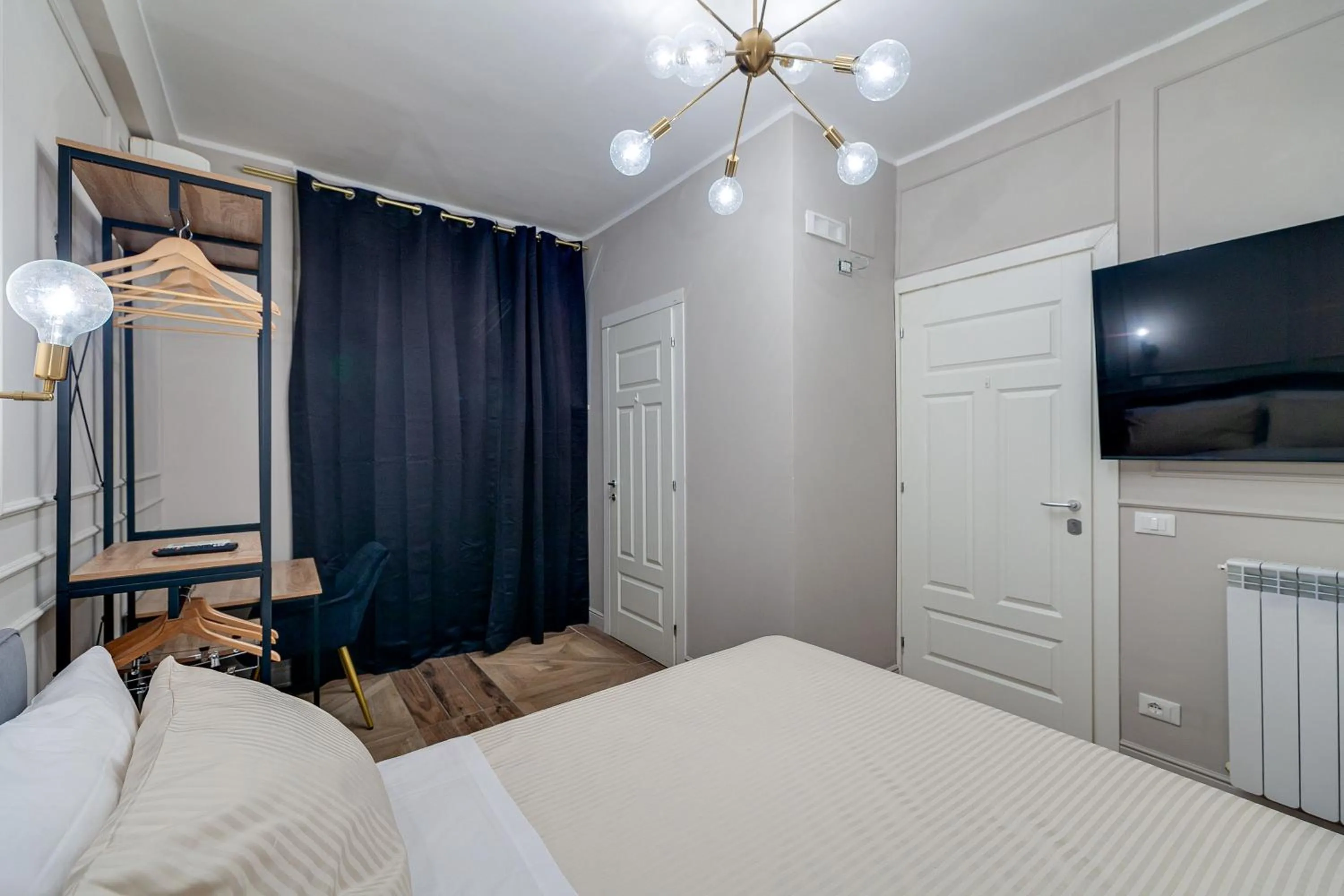 Bedroom, Bed in Vogue Suites Rome