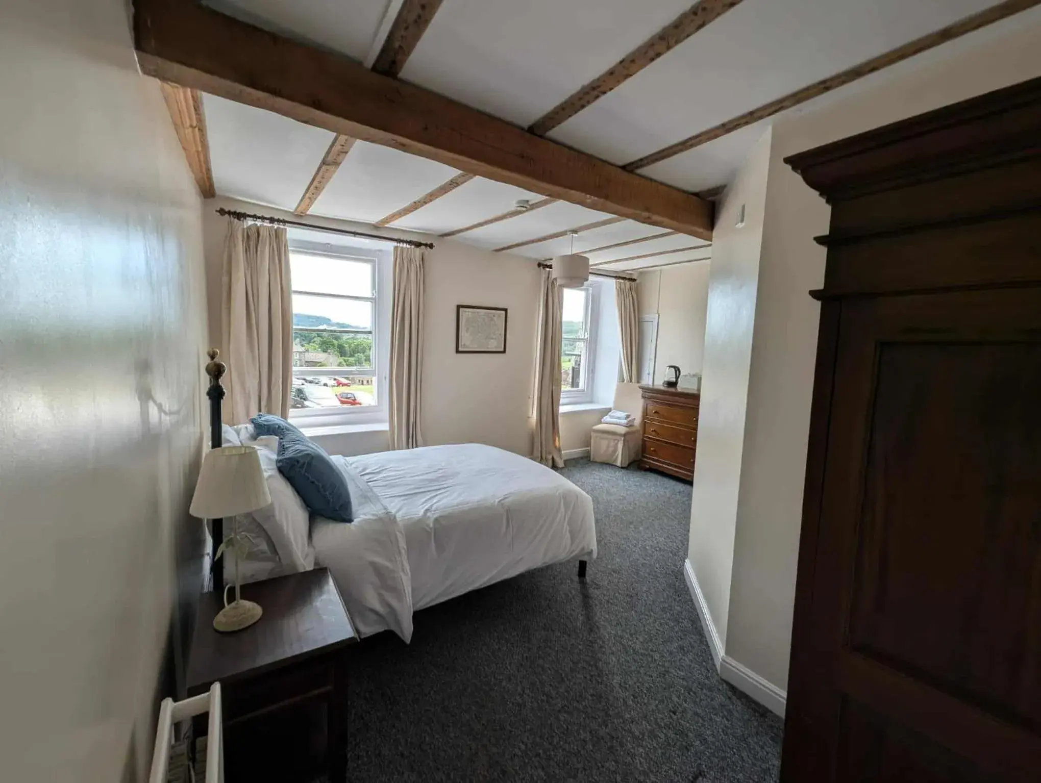 Double Room with Mountain View in The Kings Arms Hotel Double Room with Mountain View in The Kings Arms Hotel