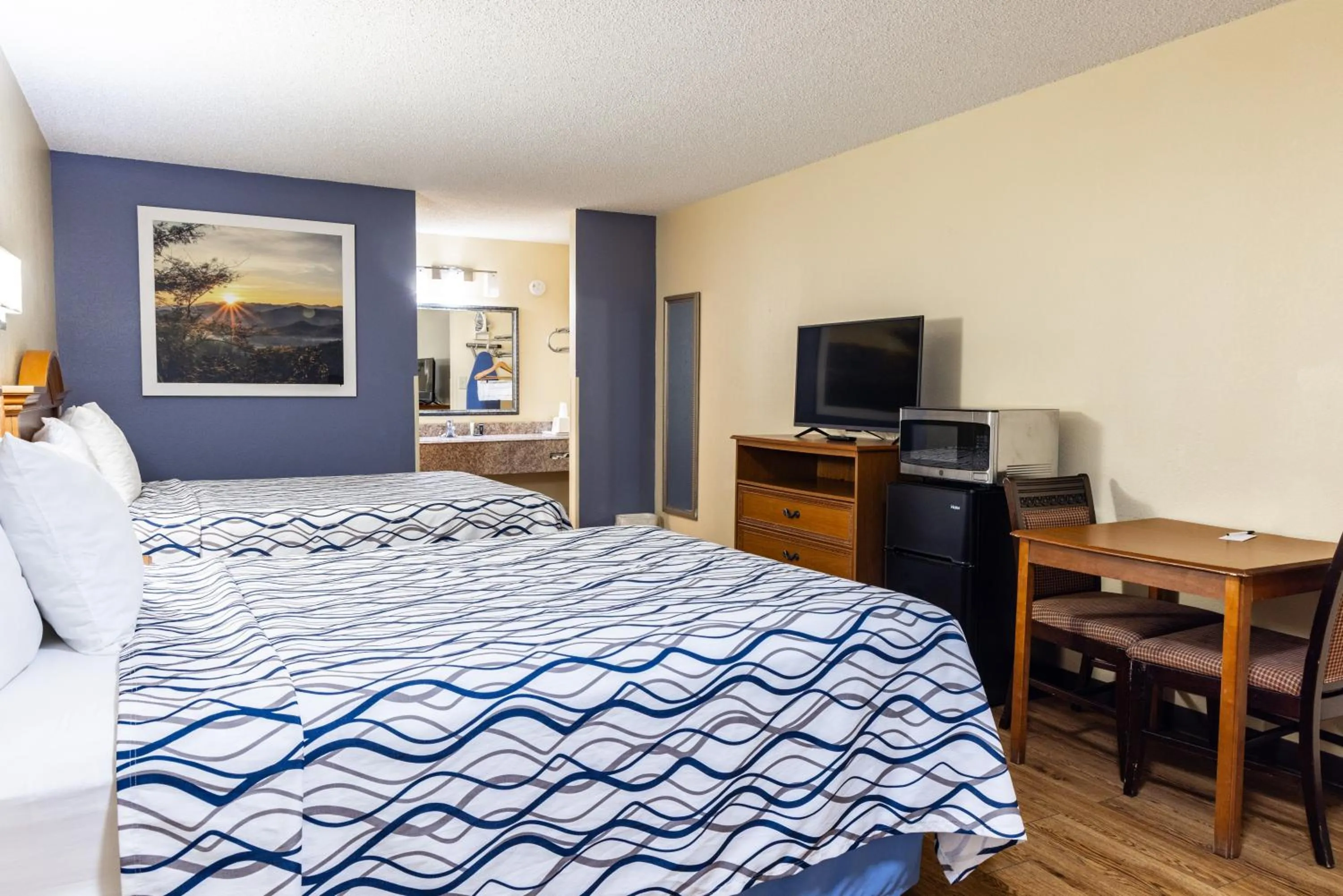 Bed in Boerne Inn and Suites