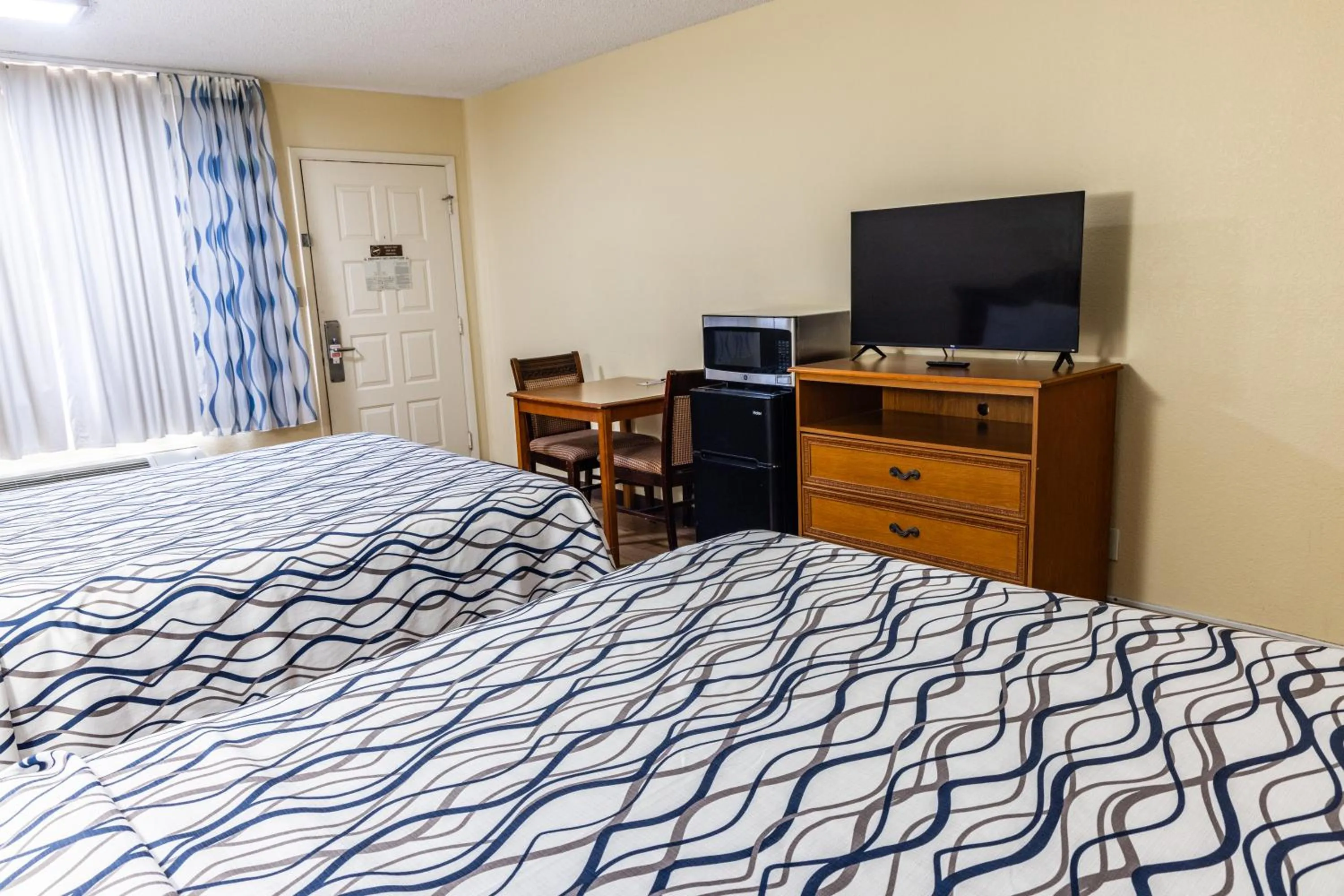 Bed in Boerne Inn and Suites