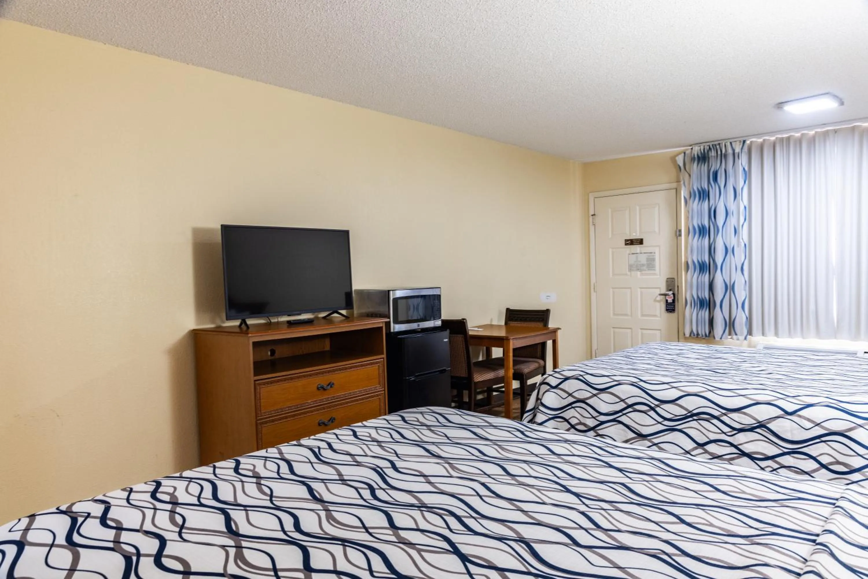 Bed in Boerne Inn and Suites