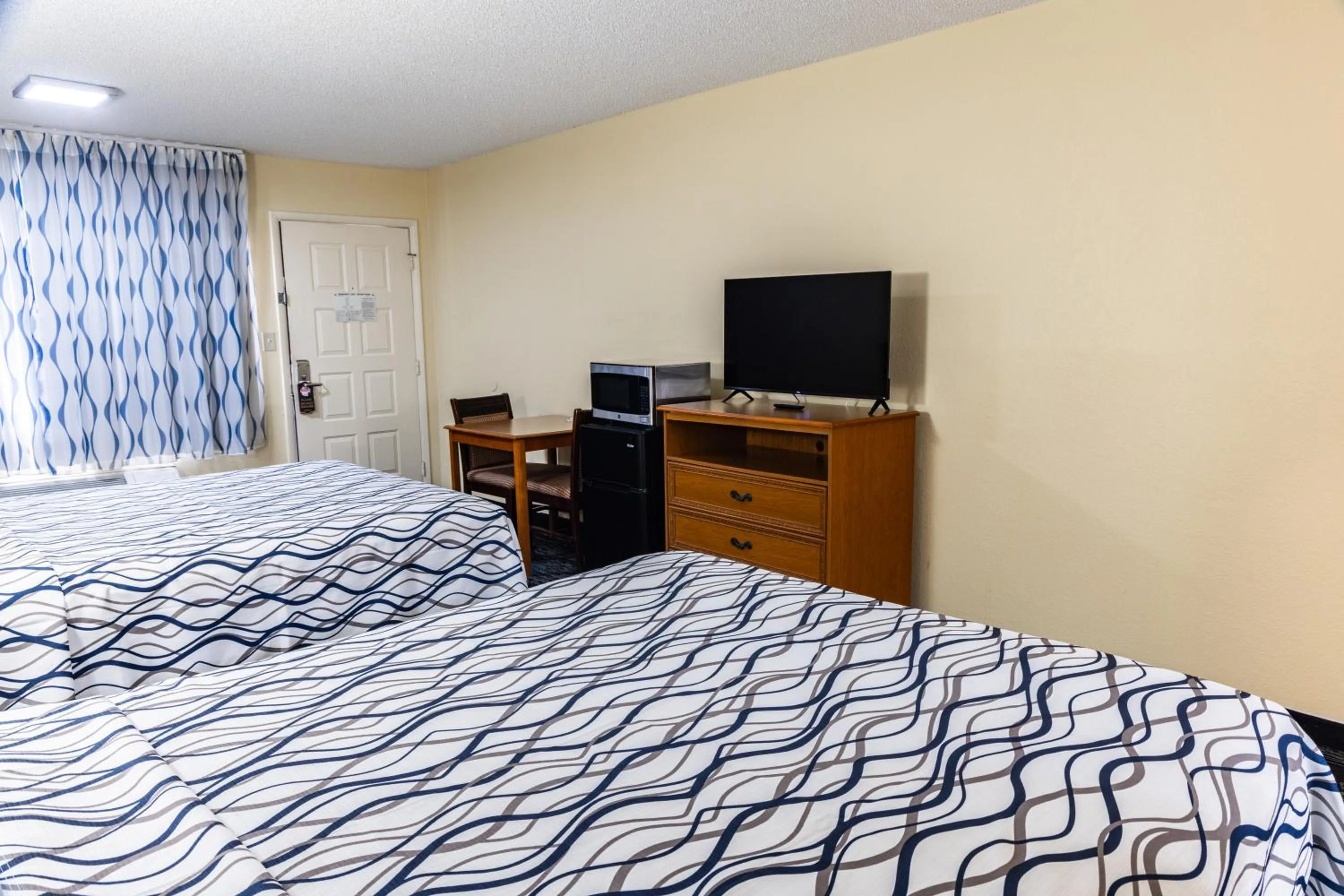 Bed in Boerne Inn and Suites