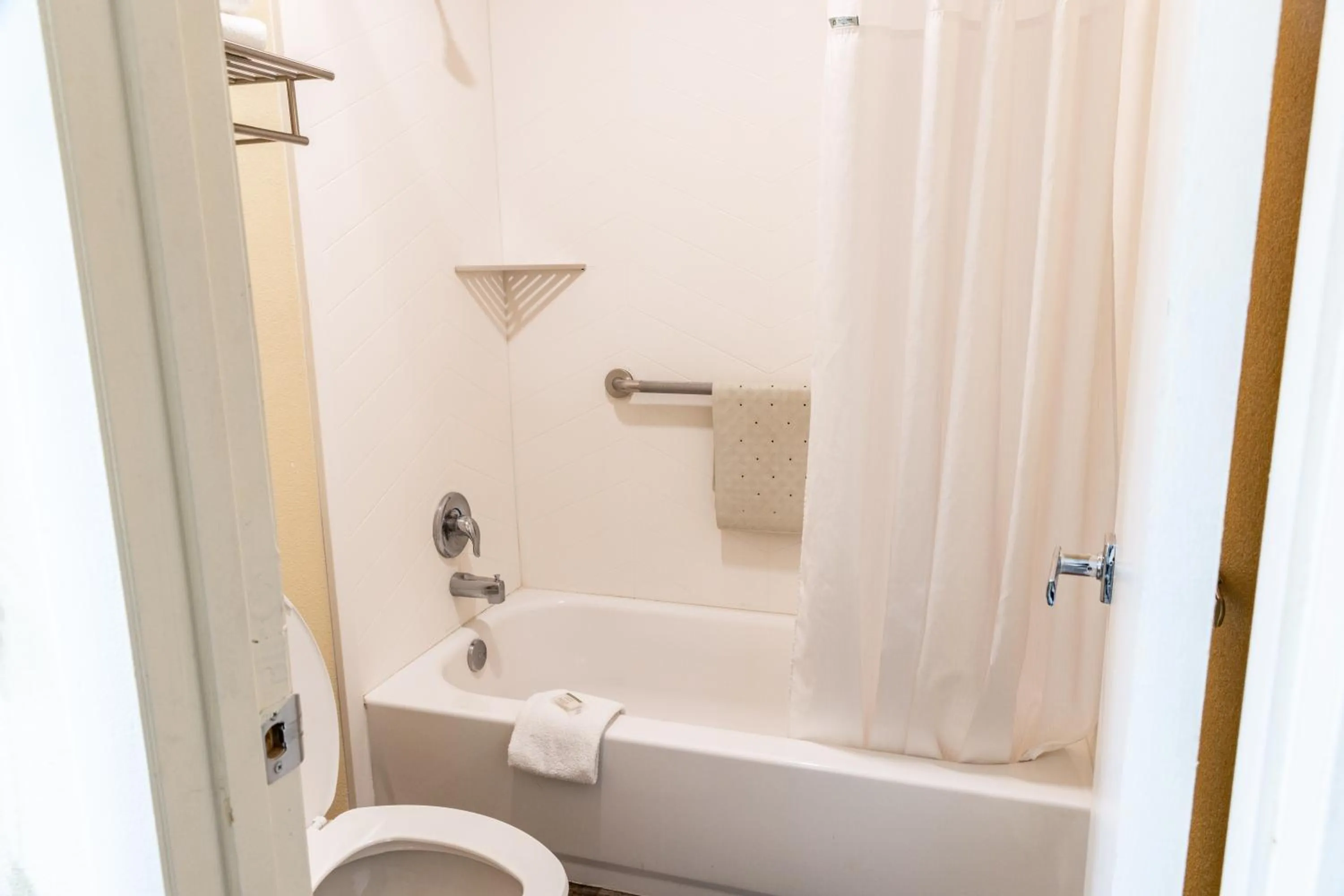 Bathroom in Boerne Inn and Suites