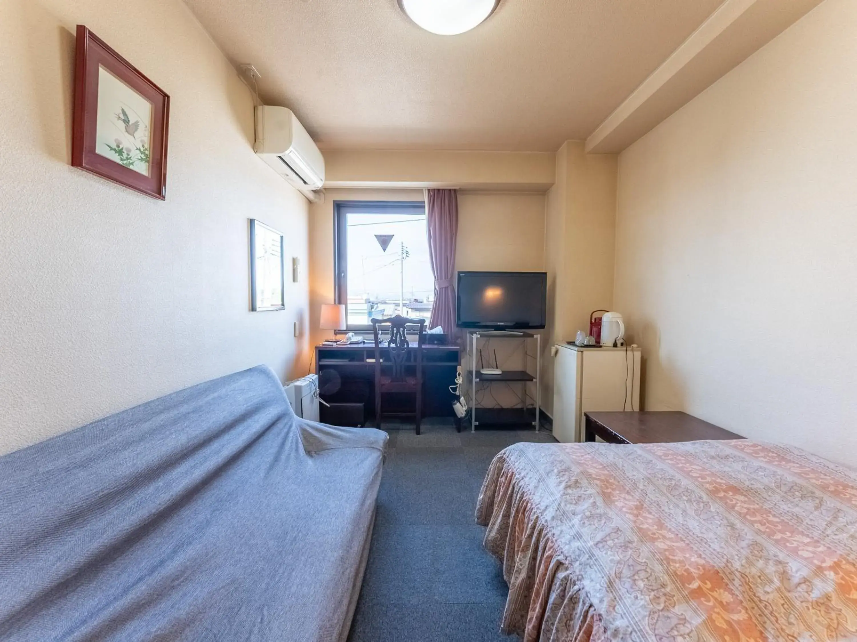 Small Double Room - single occupancy - Smoking in Omagari Empire Hotel Small Double Room - single occupancy - Smoking in Omagari Empire Hotel