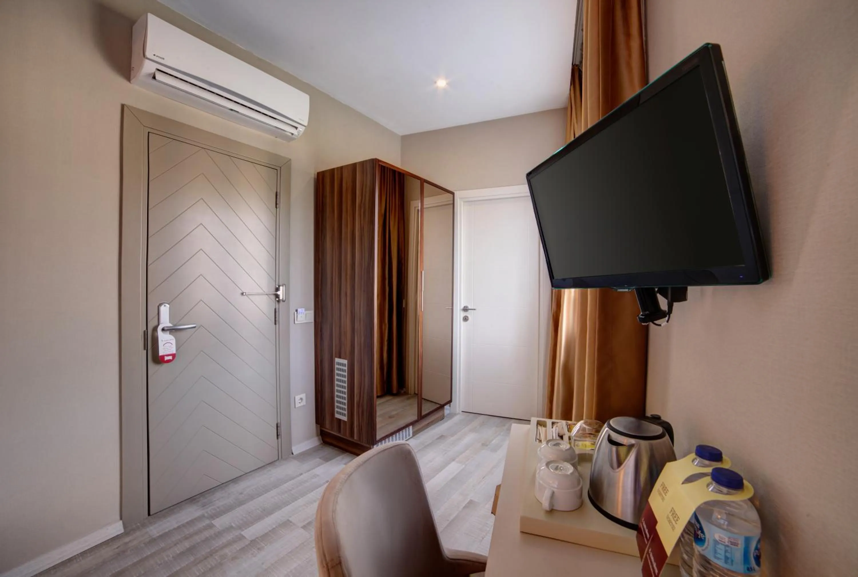 TV and multimedia in Almina Guest House