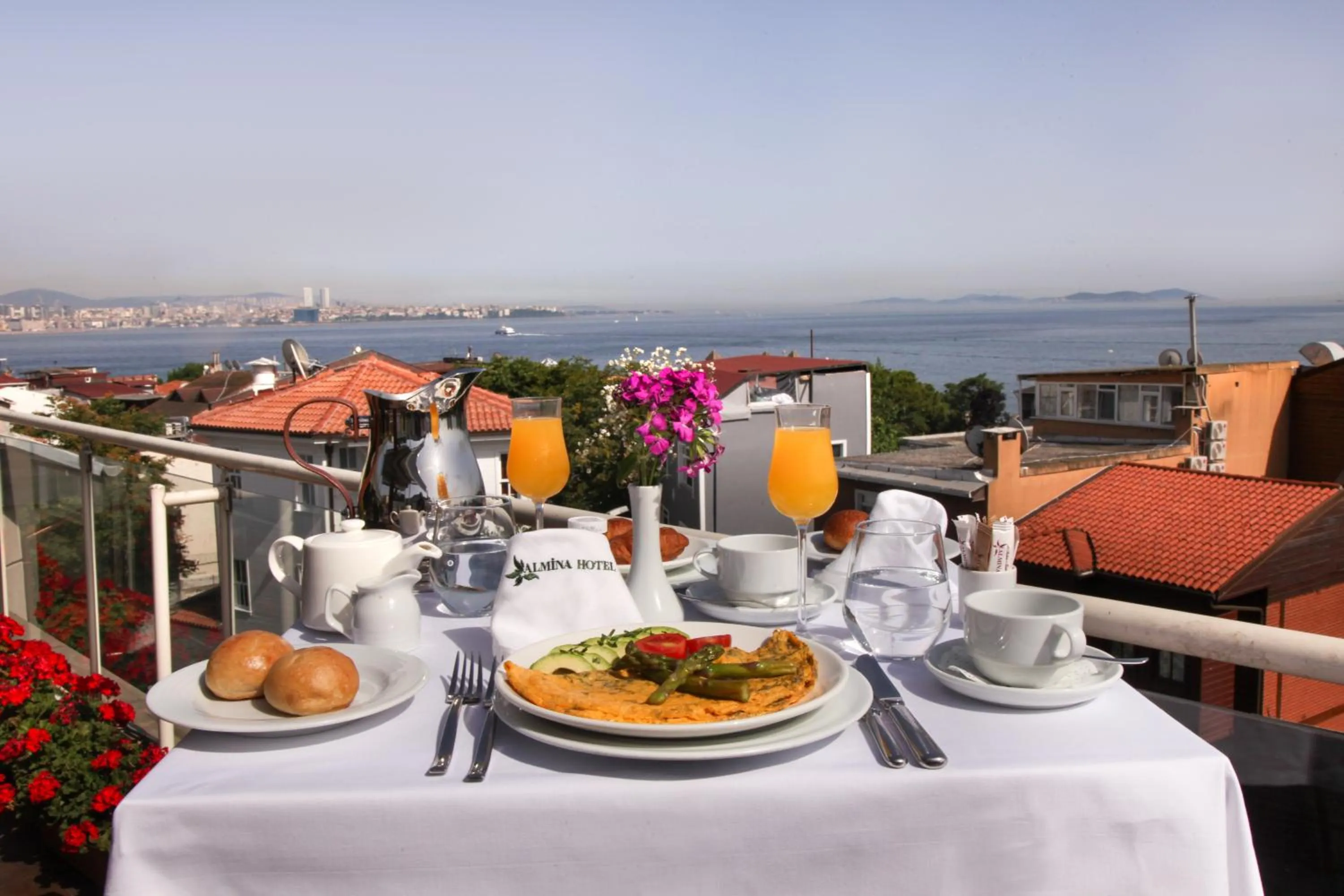 Balcony/Terrace in Almina Guest House
