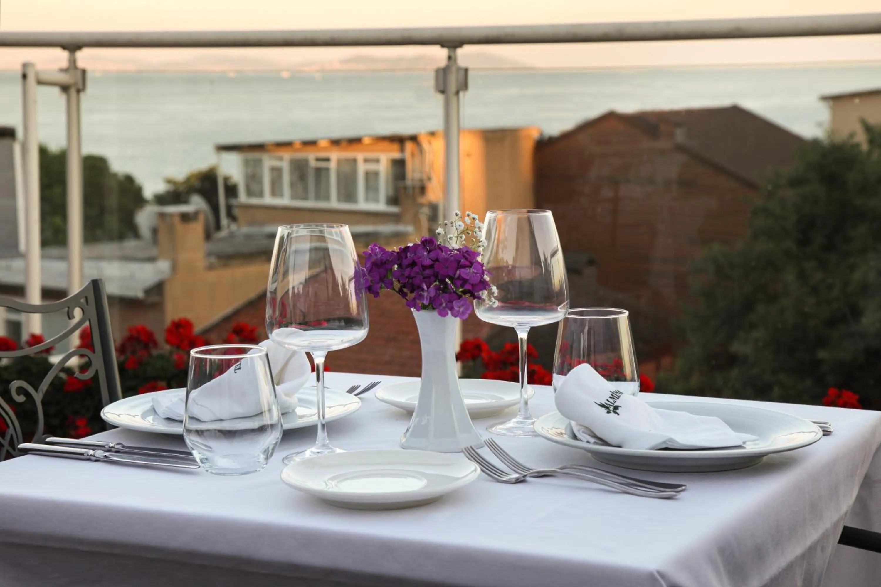 Balcony/Terrace in Almina Guest House