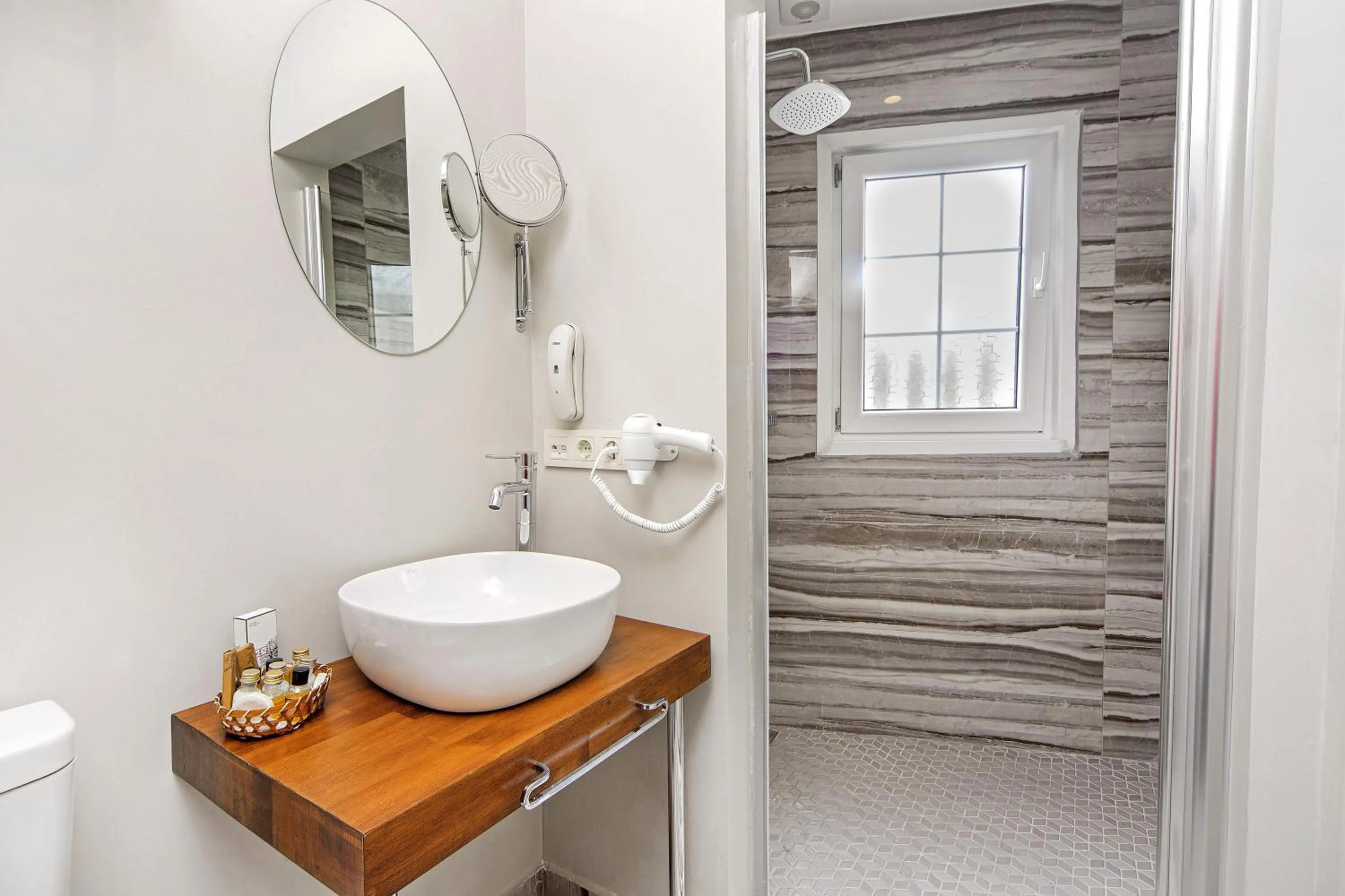 Bathroom in Almina Guest House