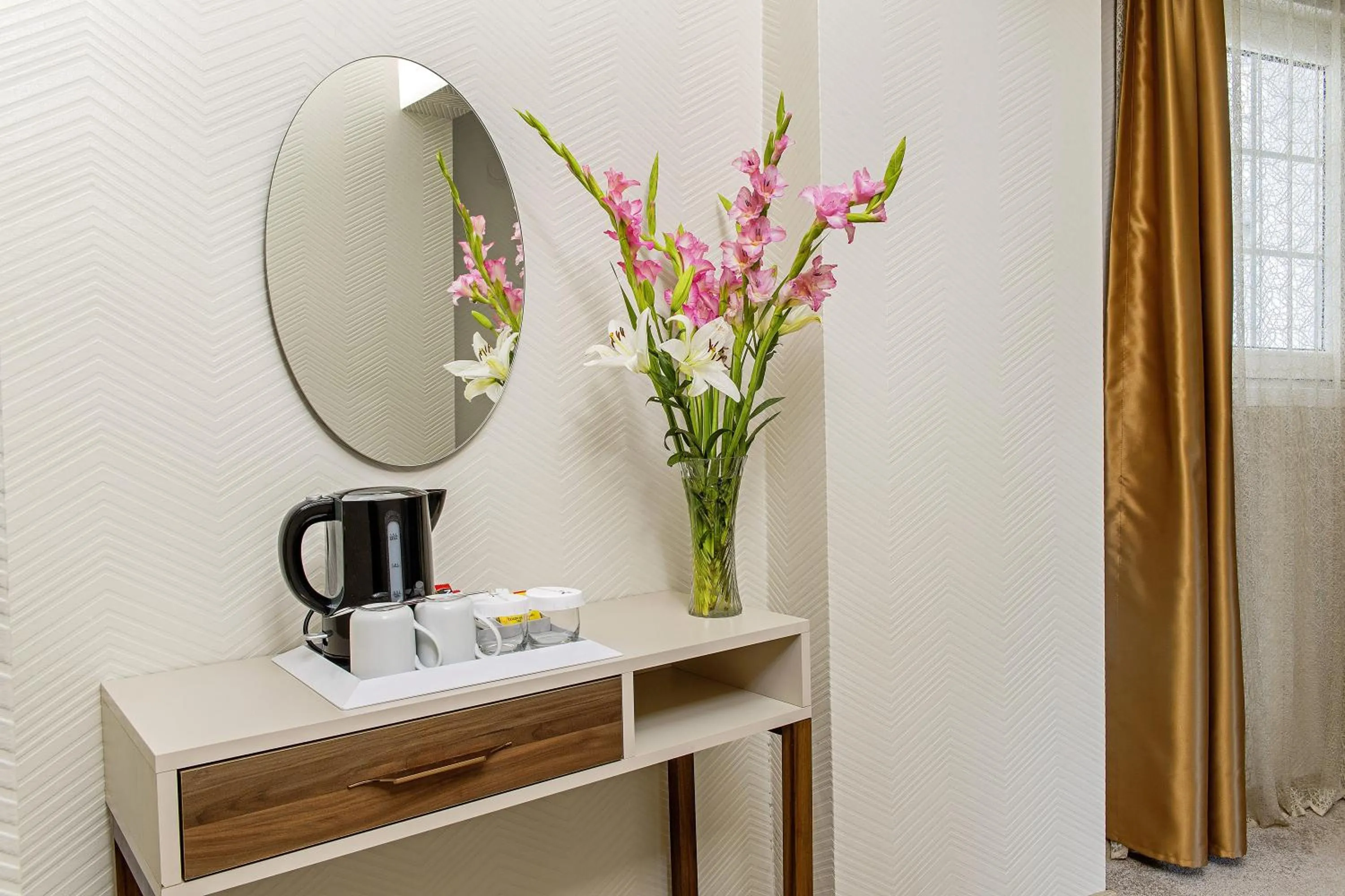 Coffee/tea facilities in Almina Guest House