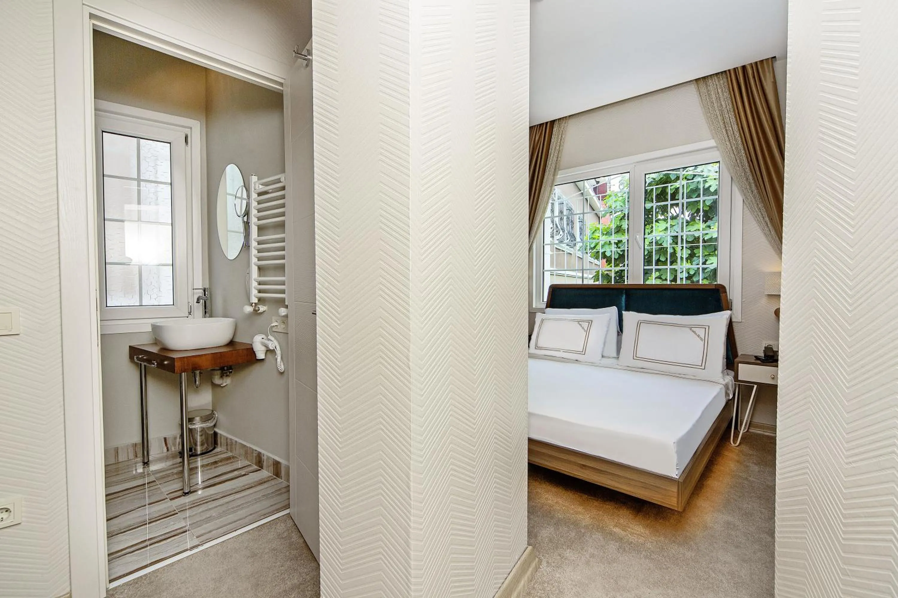 Photo of the whole room in Almina Guest House