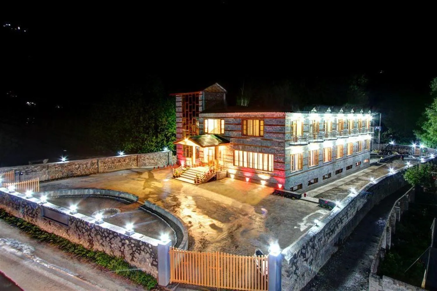 Night in Luxe Signature