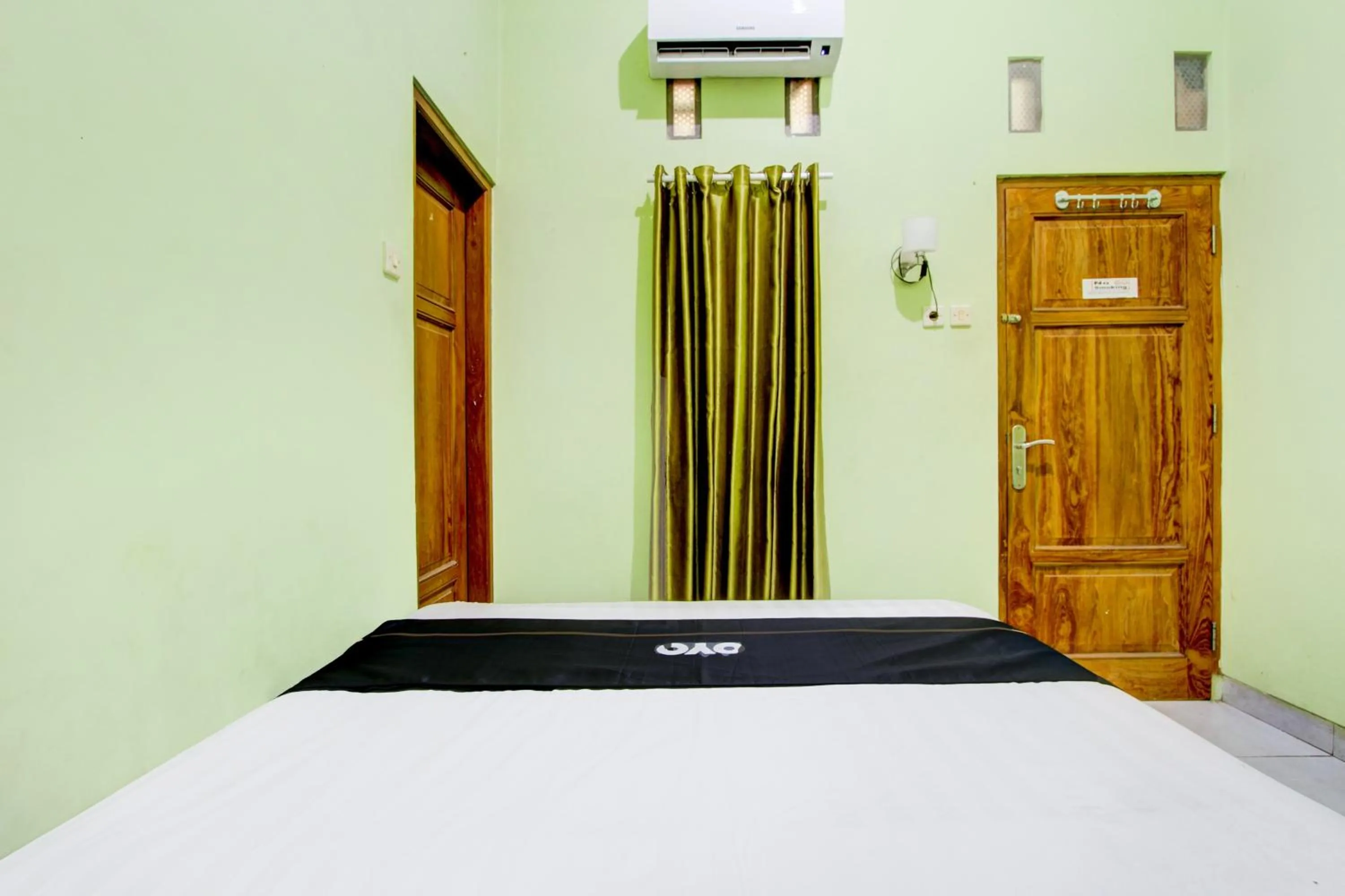 Bedroom, Bed in Hotel O Yogyakarta near Taman Sari formerly Widitya Inn