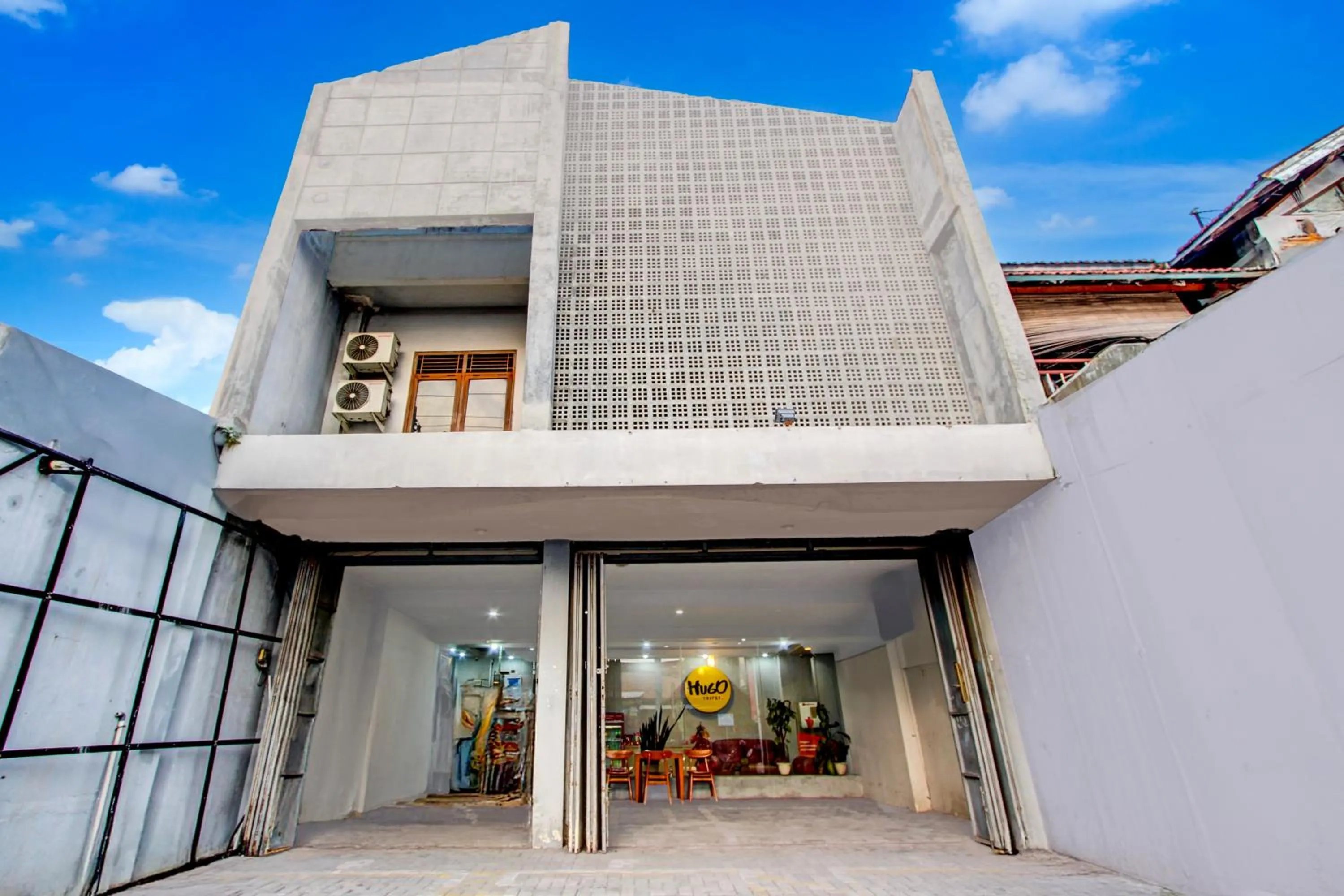 Facade/entrance in Hotel O Tegal near near Pacific Mall Tegal formerly Hugo Suites Family