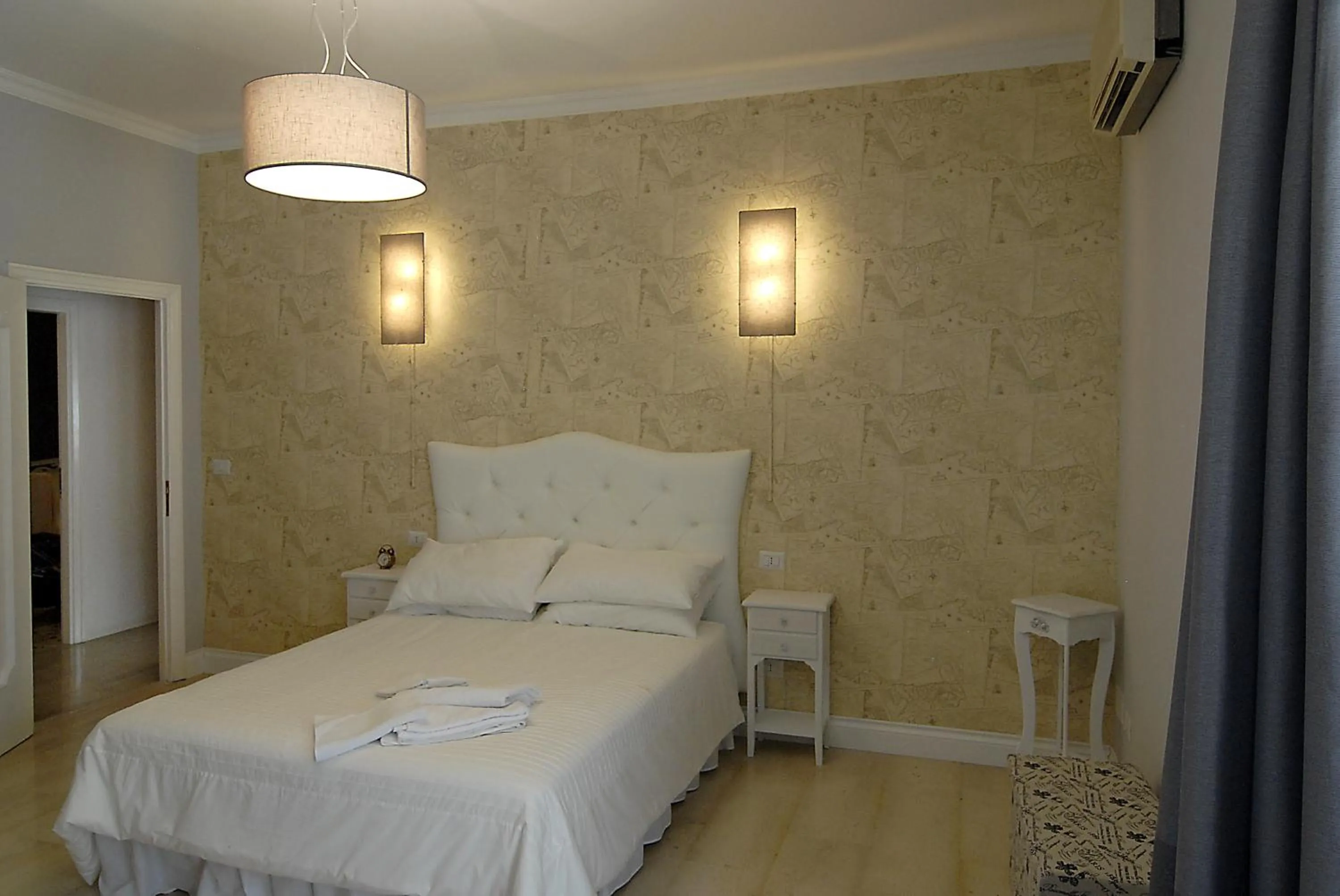 Photo of the whole room, Bed in B&B Tiburtina Garden