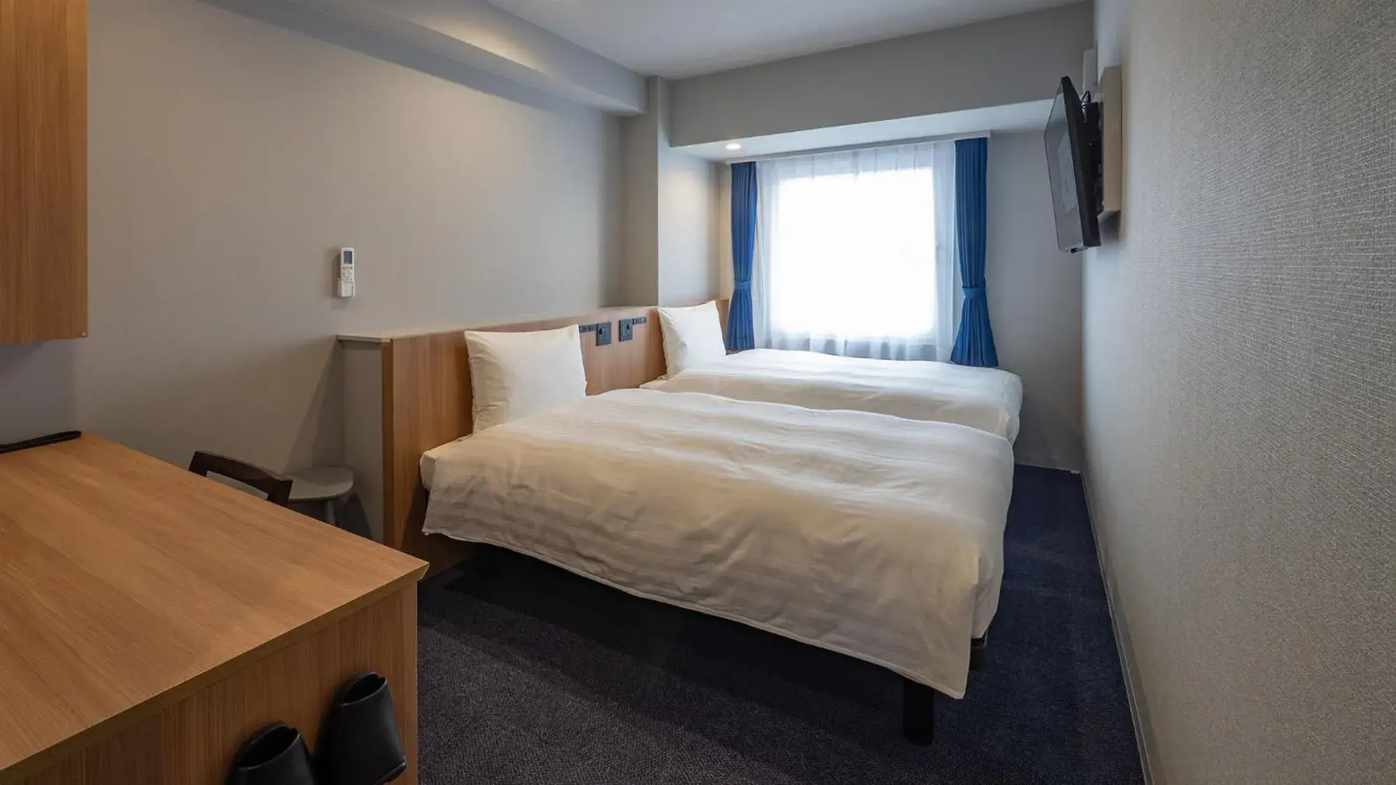 Twin Room - Non-Smoking in Toyoko Inn Tokyo Minowa-eki Twin Room - Non-Smoking in Toyoko Inn Tokyo Minowa-eki