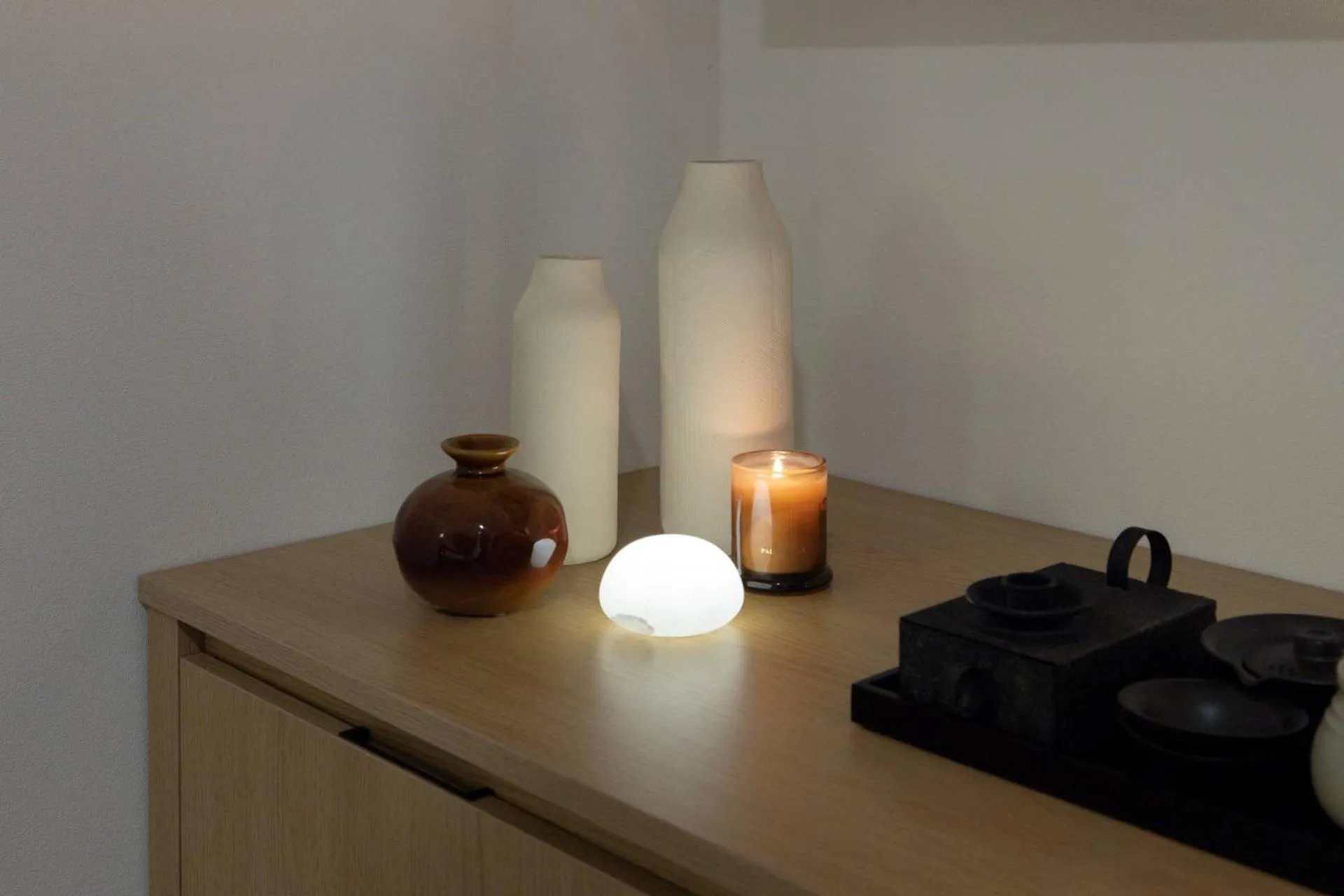 Decorative detail in Anook Ryokan Hotel Ansan station