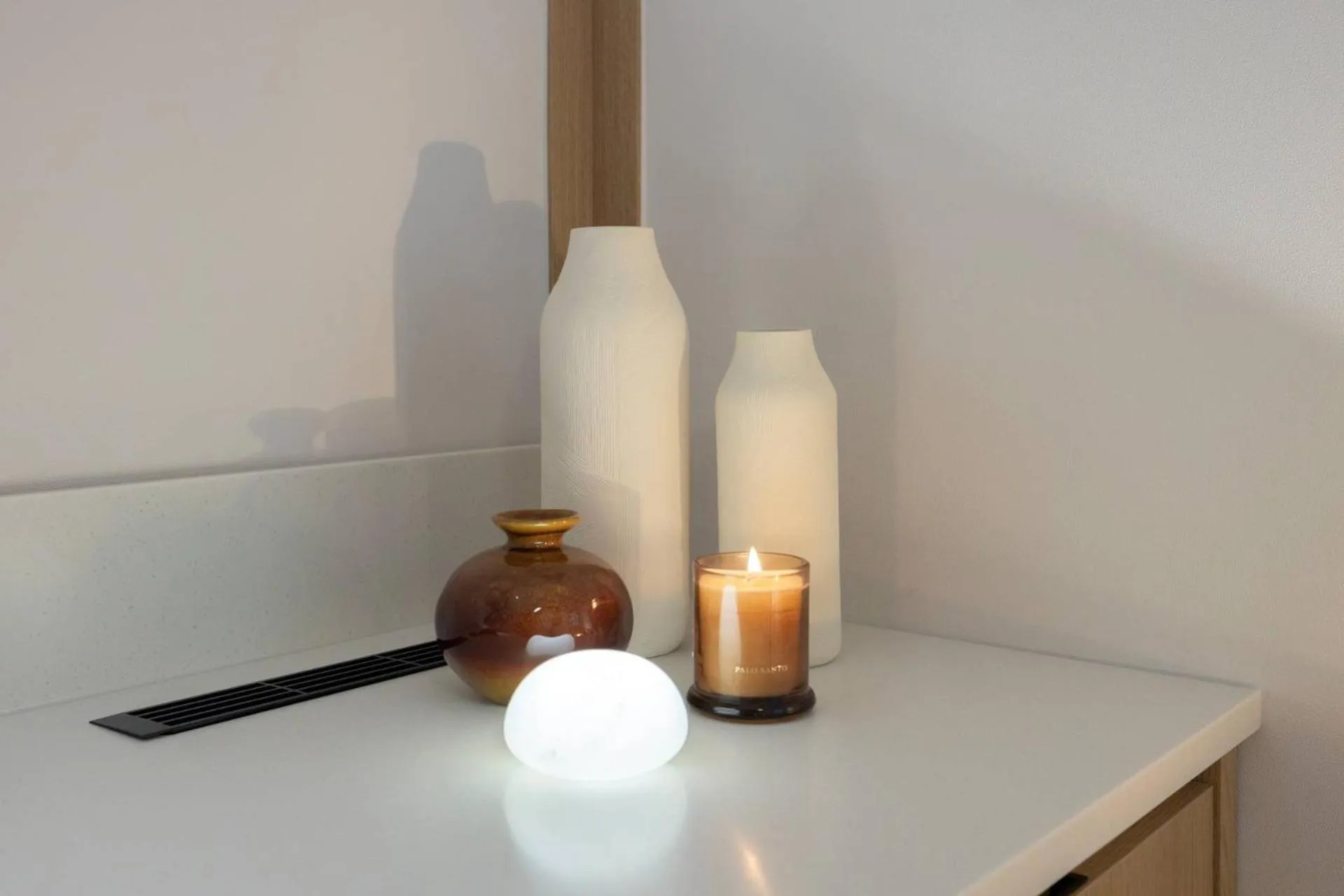 Decorative detail in Anook Ryokan Hotel Ansan station