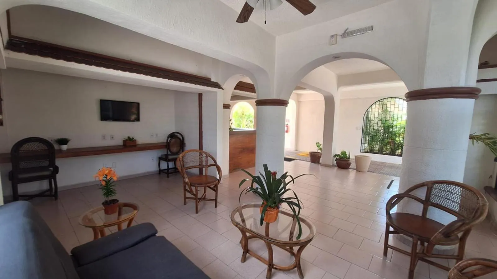 Lobby or reception in Capital O Hotel Rolovi Cancún