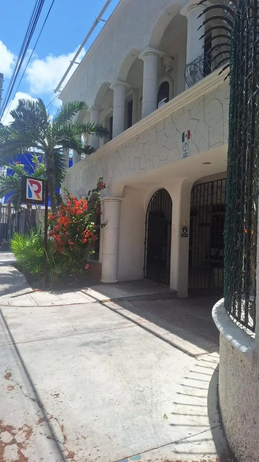 Property building in Capital O Hotel Rolovi Cancún Property building in Capital O Hotel Rolovi Cancún