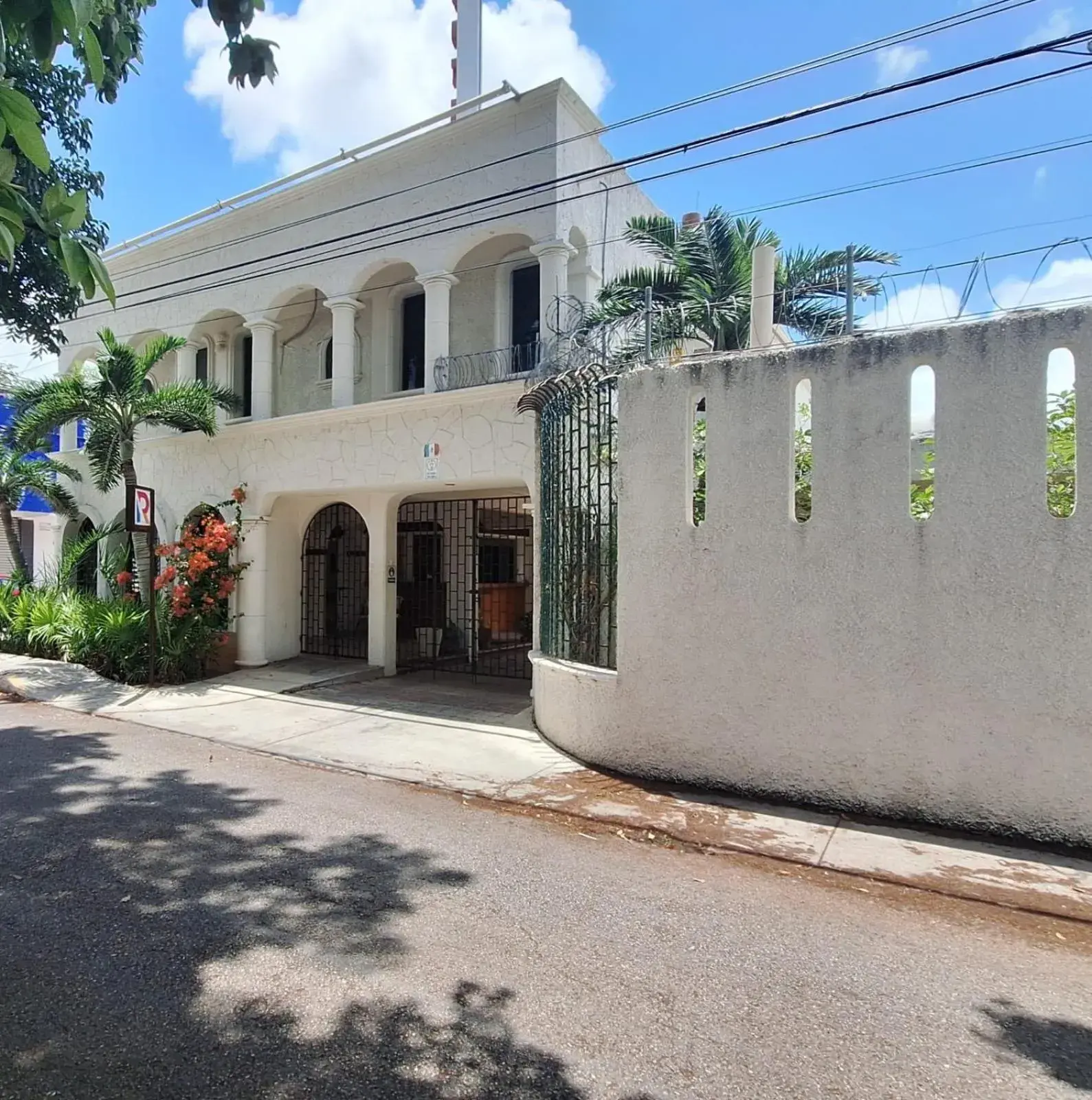 Property building in Capital O Hotel Rolovi Cancún Property building in Capital O Hotel Rolovi Cancún