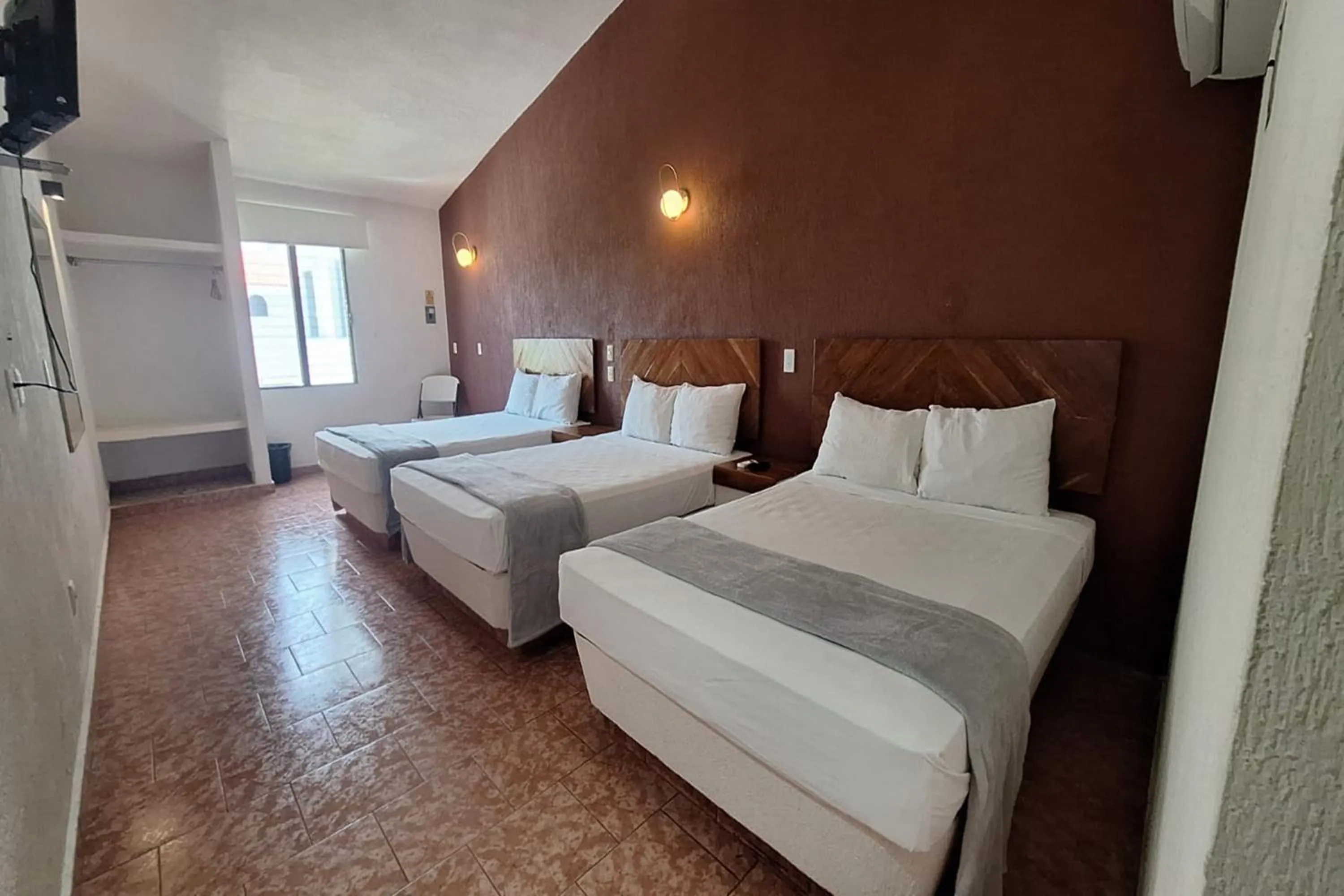 Bedroom, Bed in Capital O Hotel Rolovi Cancún